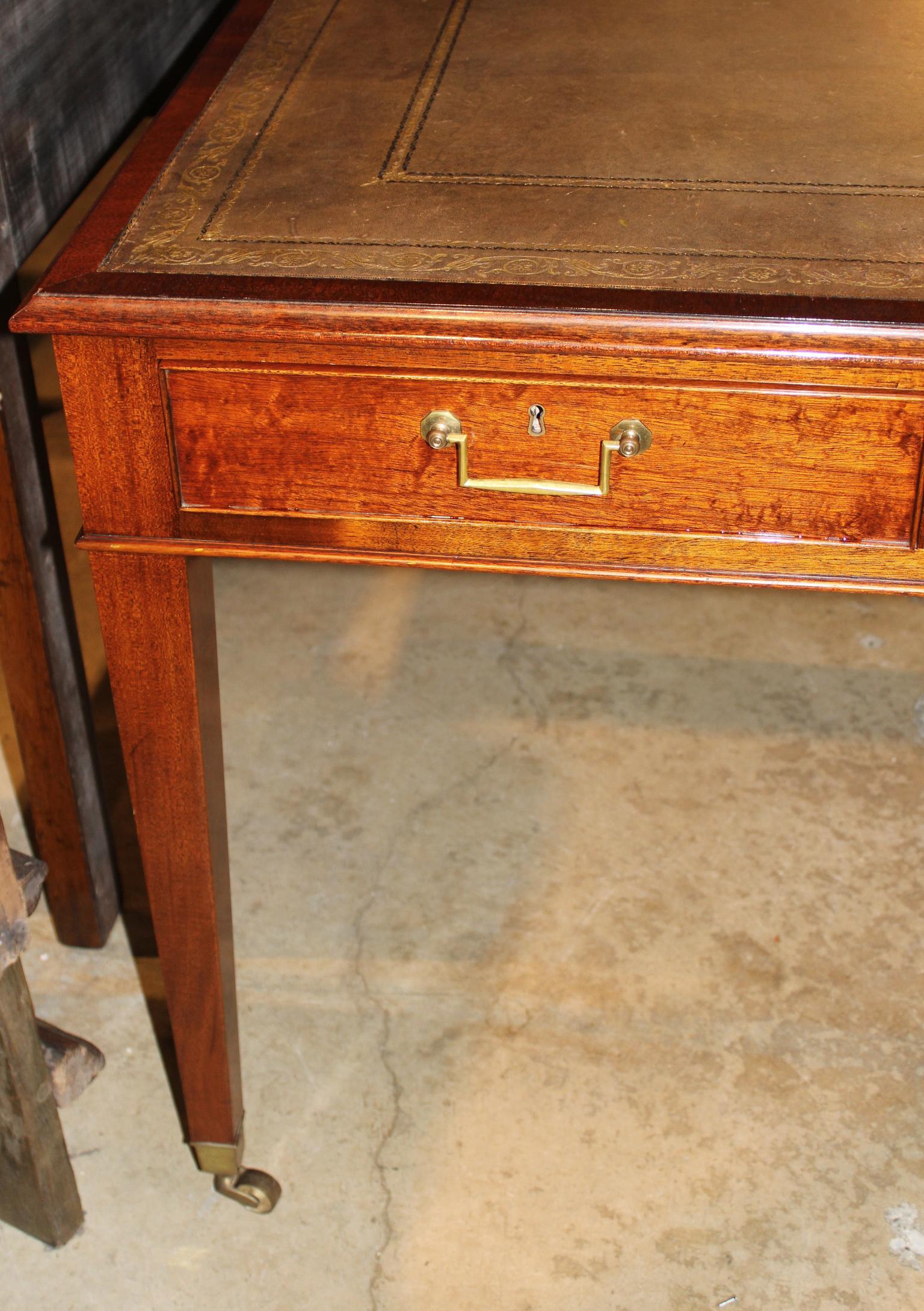 20th Century English Hepplewhite Style Leather Top Mahogany Partners Desk by William Tillman