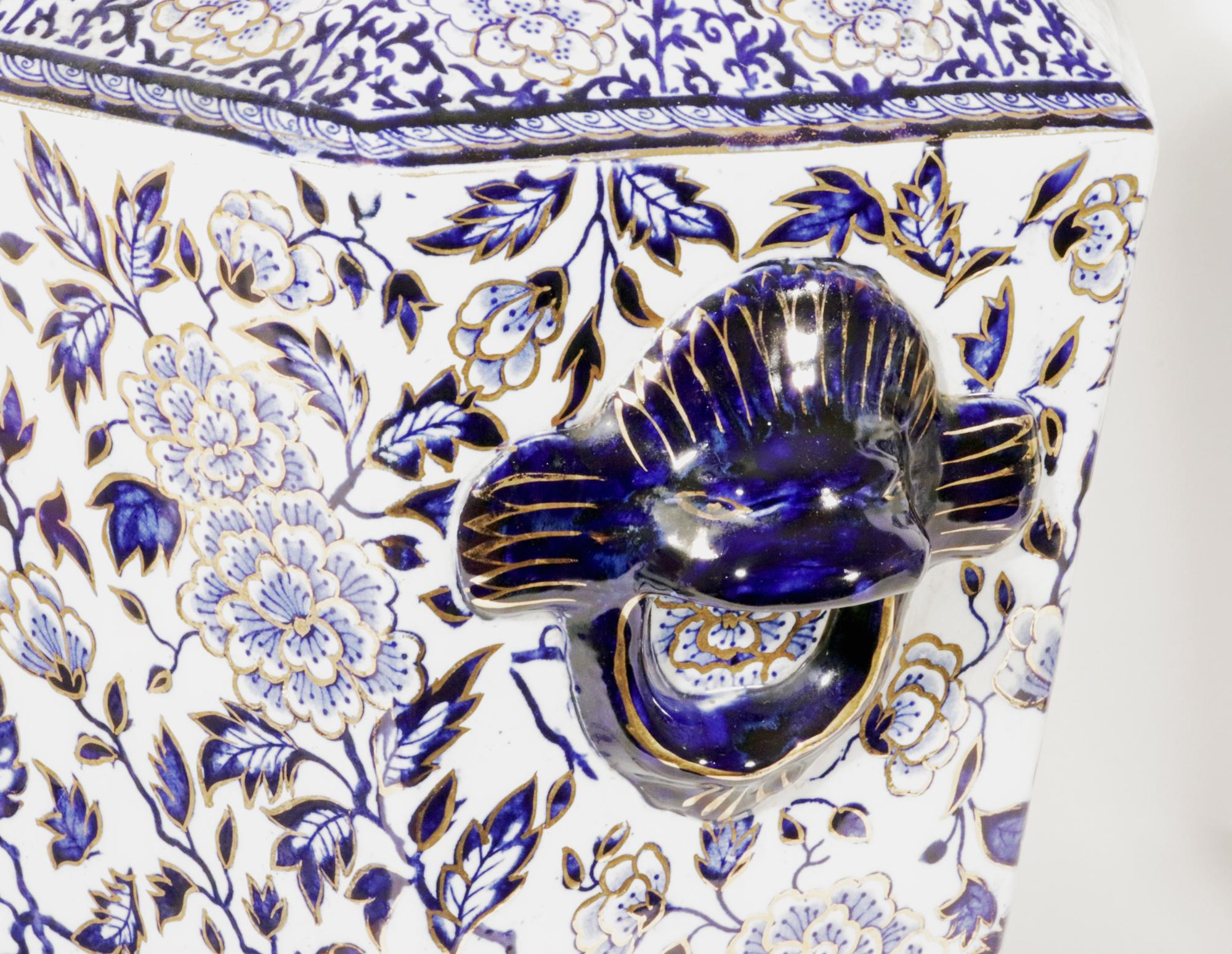 Vases et couvercles hexagonaux anglais en pierre de fer  Mason's Ironstone ou Ashworth en vente 3