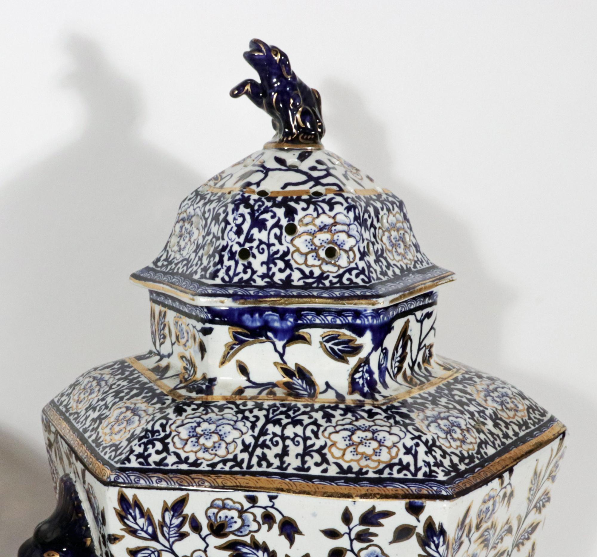Vases et couvercles hexagonaux anglais en pierre de fer  Mason's Ironstone ou Ashworth en vente 6
