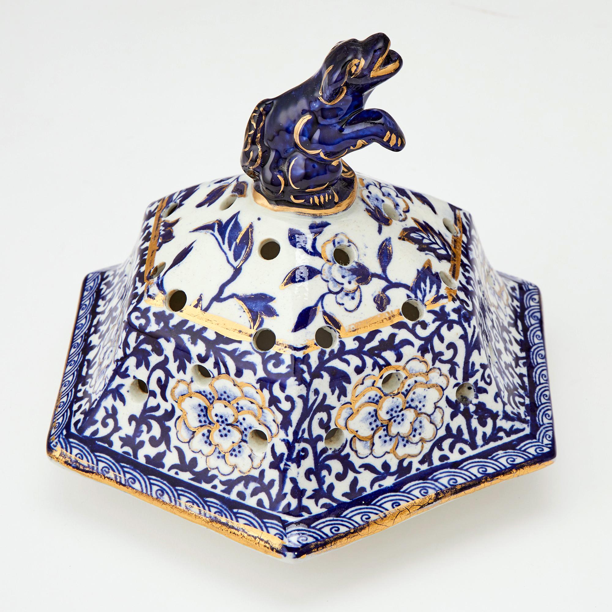 Anglais Vases et couvercles hexagonaux anglais en pierre de fer  Mason's Ironstone ou Ashworth en vente