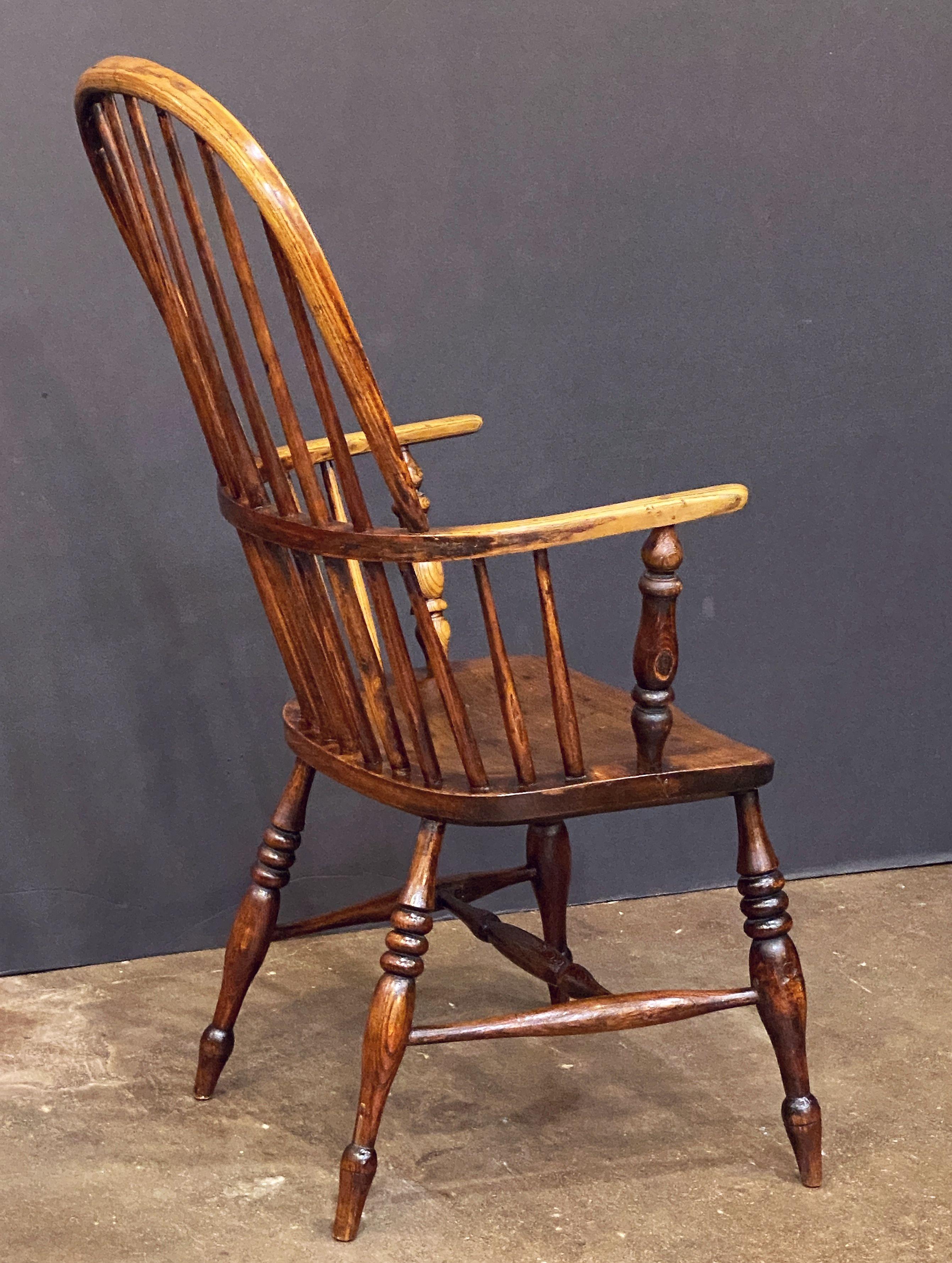 English High Back Windsor Armchair of Elm from the Georgian Era For Sale 4