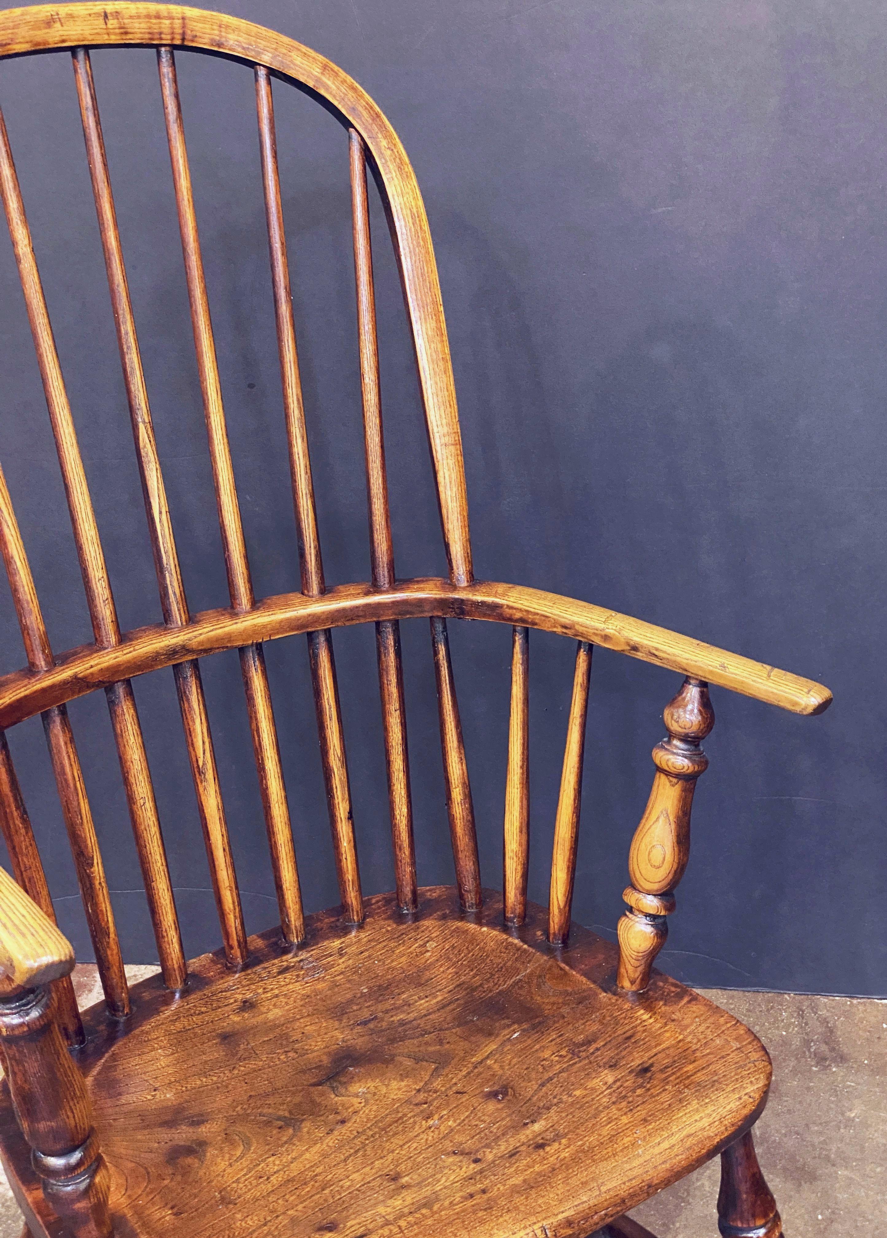 English High Back Windsor Armchair of Elm from the Georgian Era For Sale 7