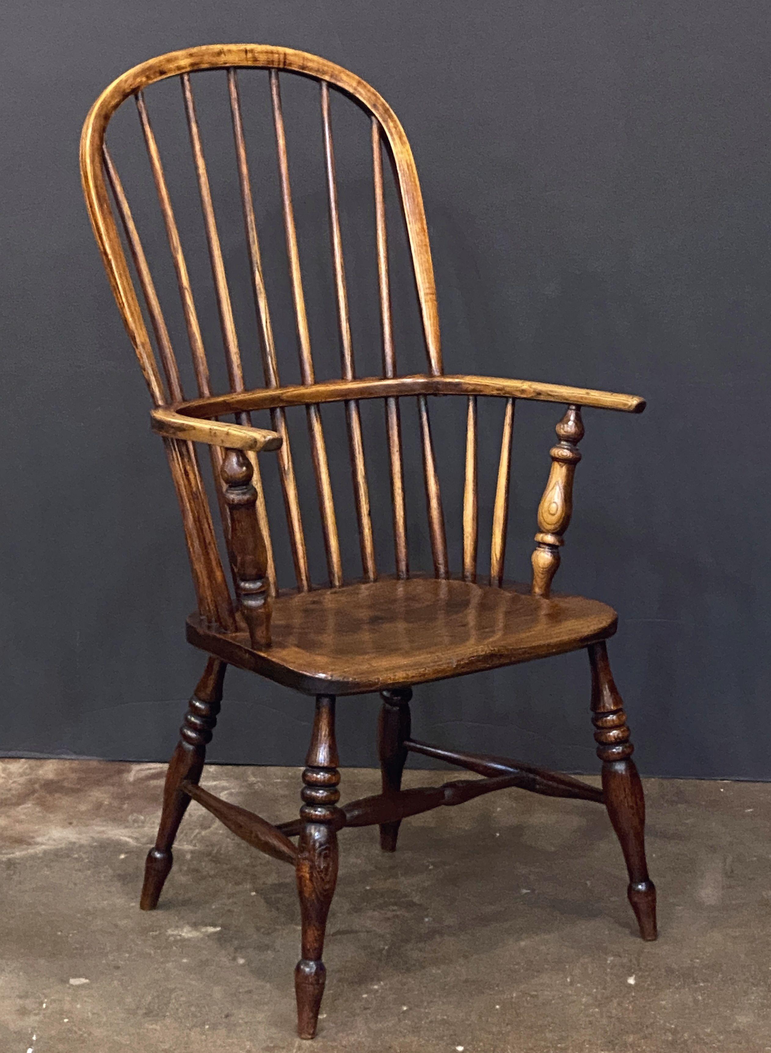 19th Century English High Back Windsor Armchair of Elm from the Georgian Era For Sale