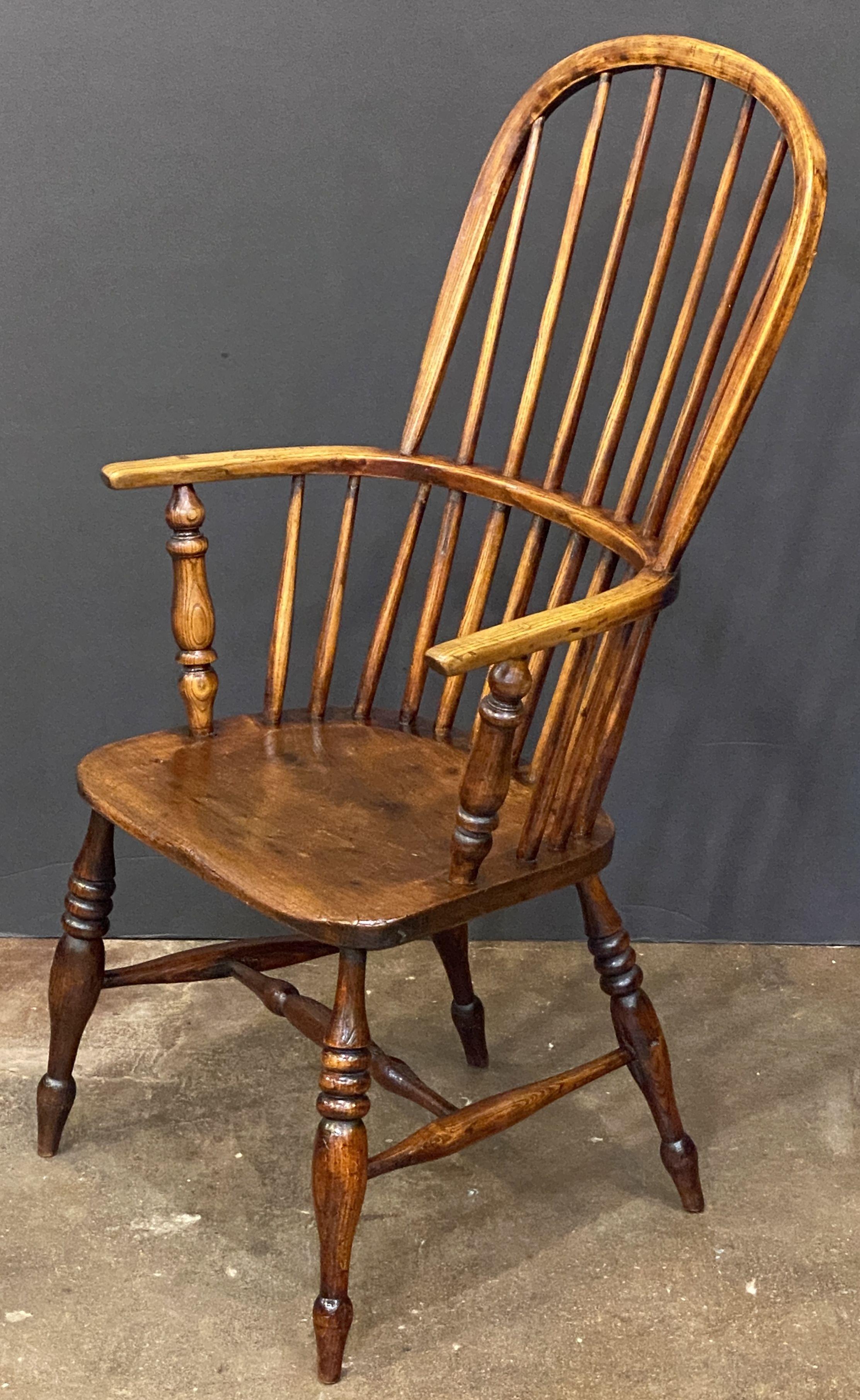 English High Back Windsor Armchair of Elm from the Georgian Era For Sale 2