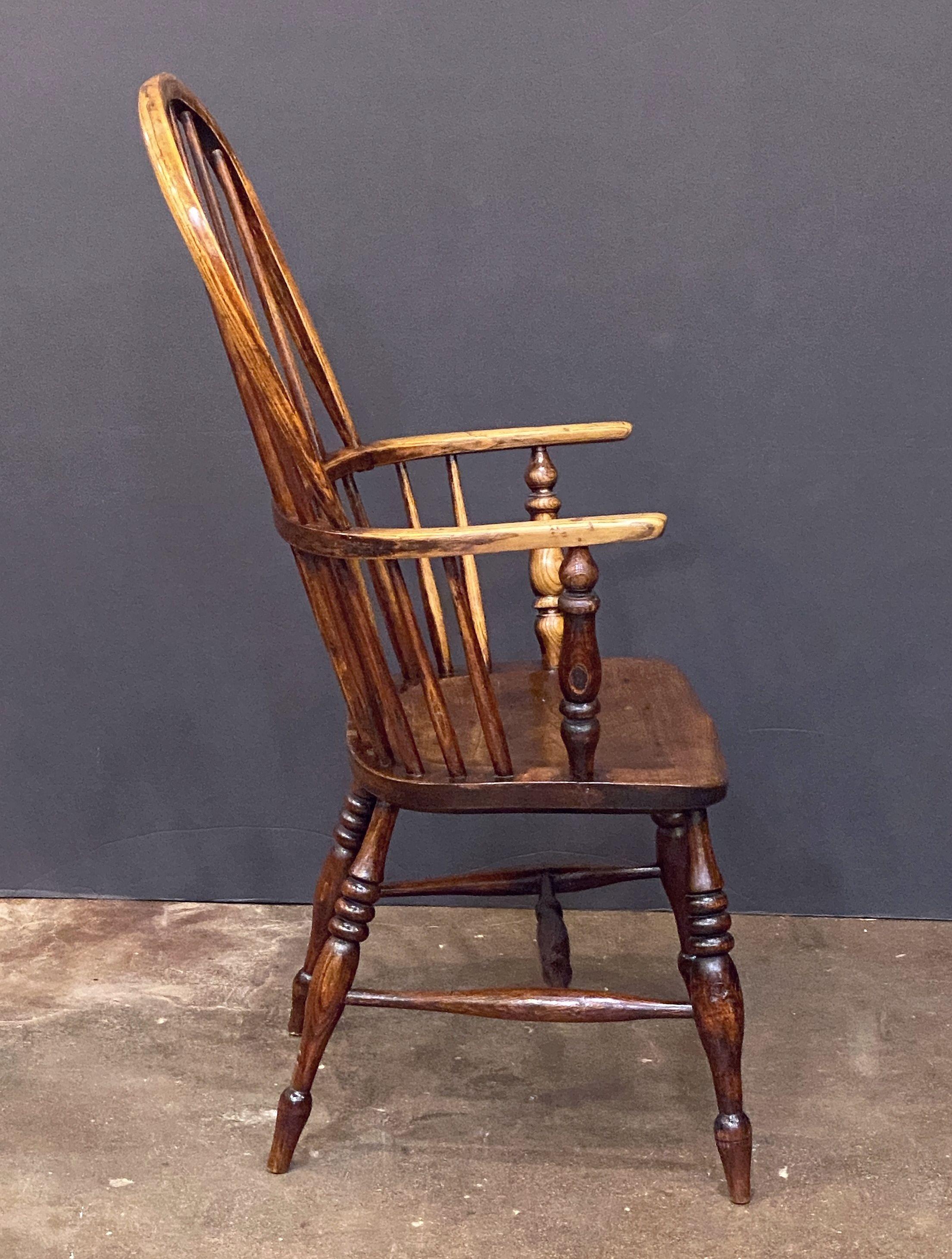 English High Back Windsor Armchair of Elm from the Georgian Era For Sale 3