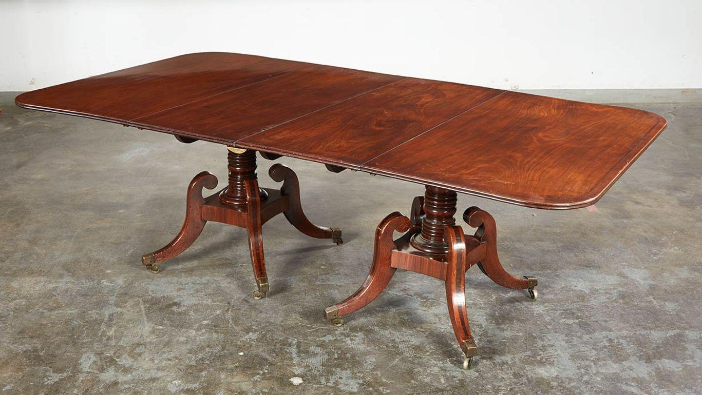 English High Style Regency Padouk Dining Table In Good Condition For Sale In Greenwich, CT