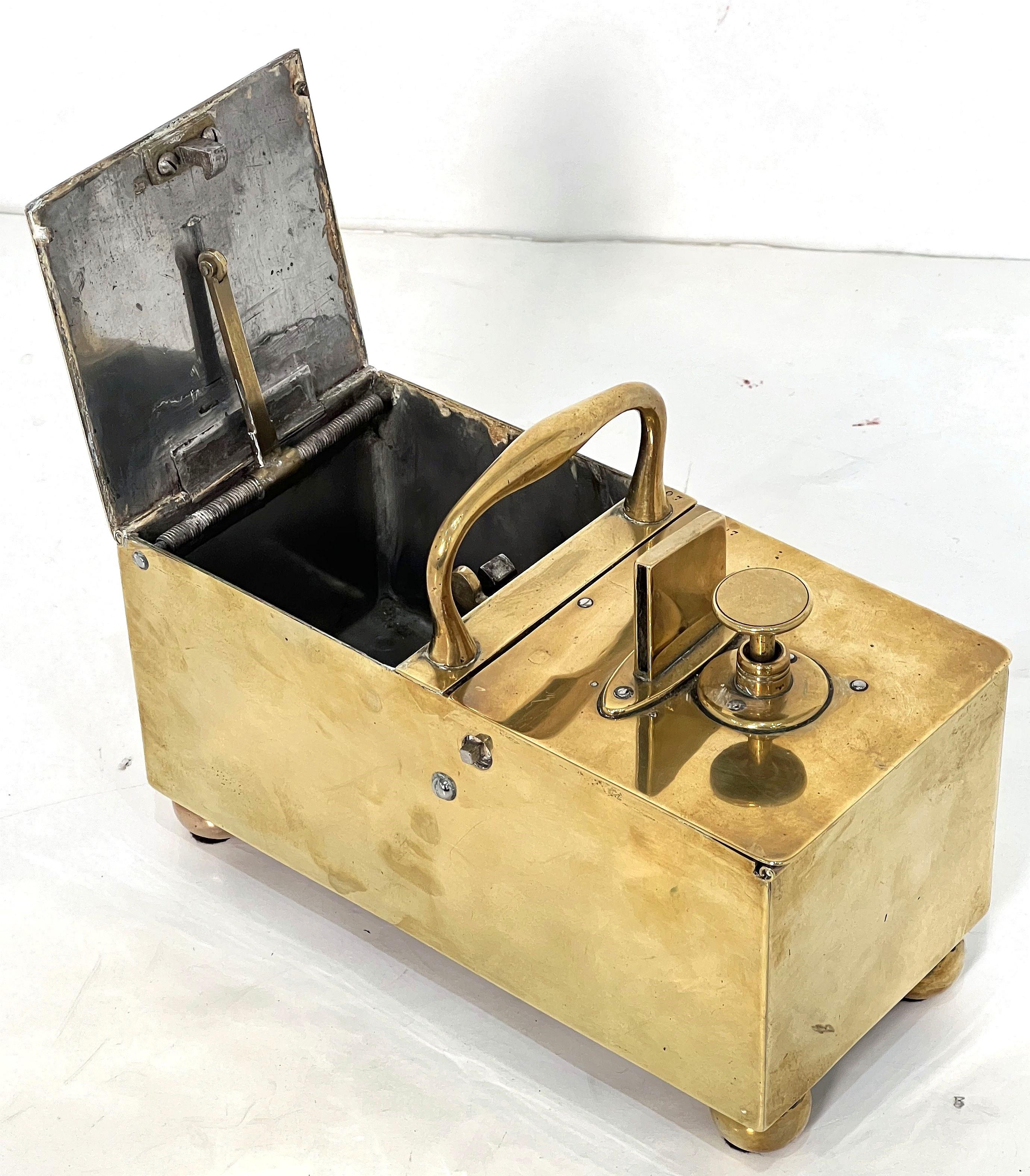 English Honesty Box or Dispenser of Brass from the Georgian Era For Sale 1