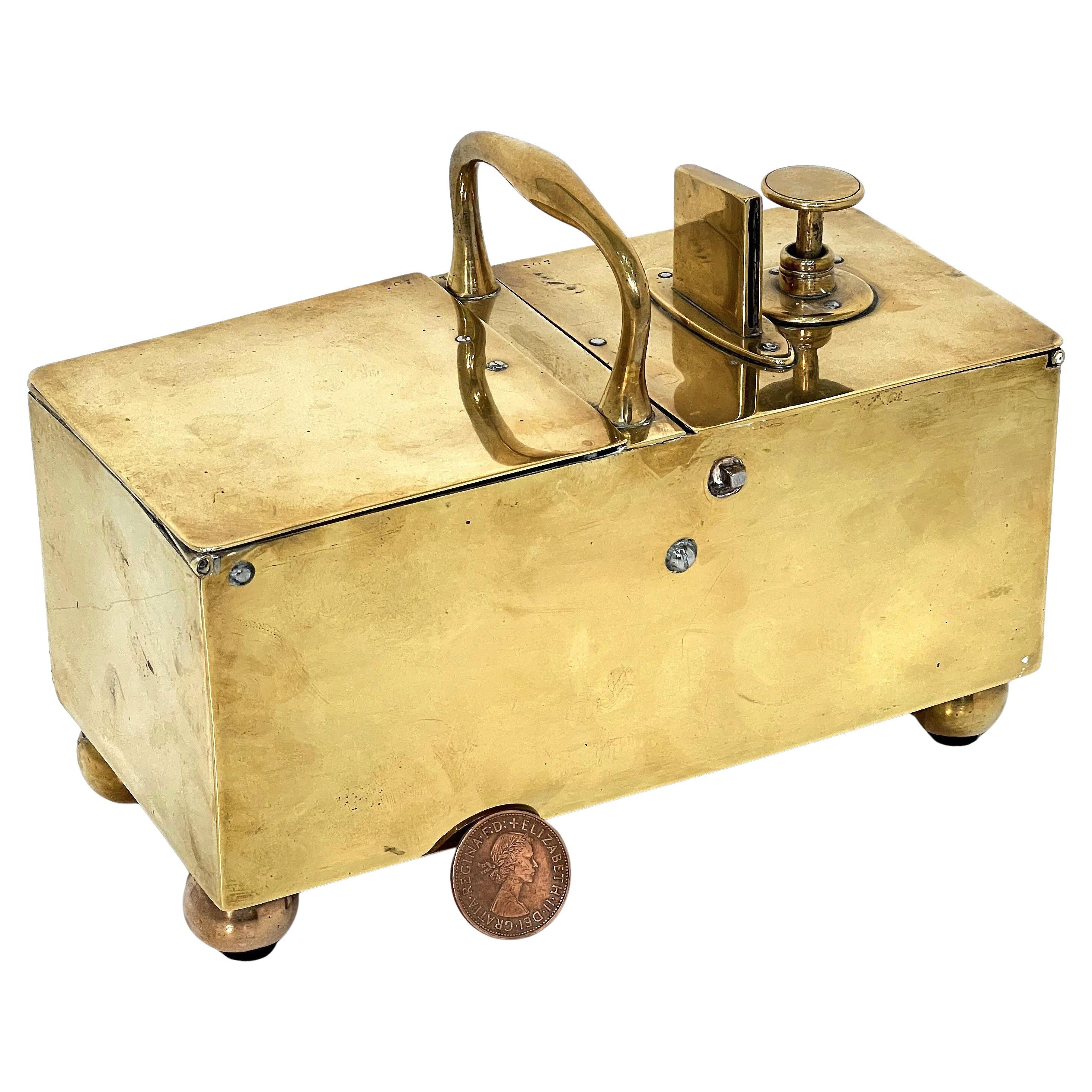 Scatola o dispenser di onestà inglese in ottone di epoca georgiana