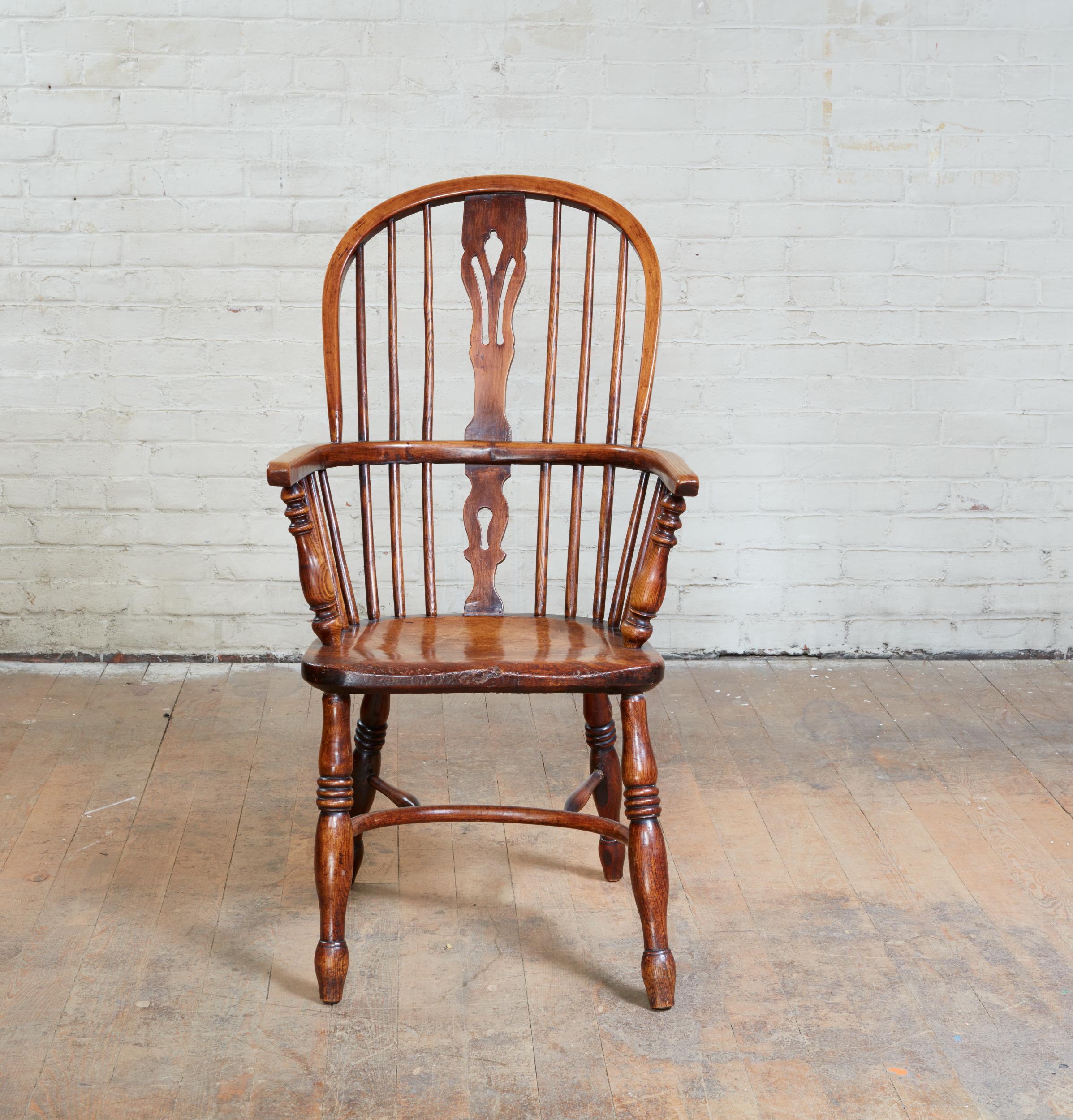 hoop back windsor chair