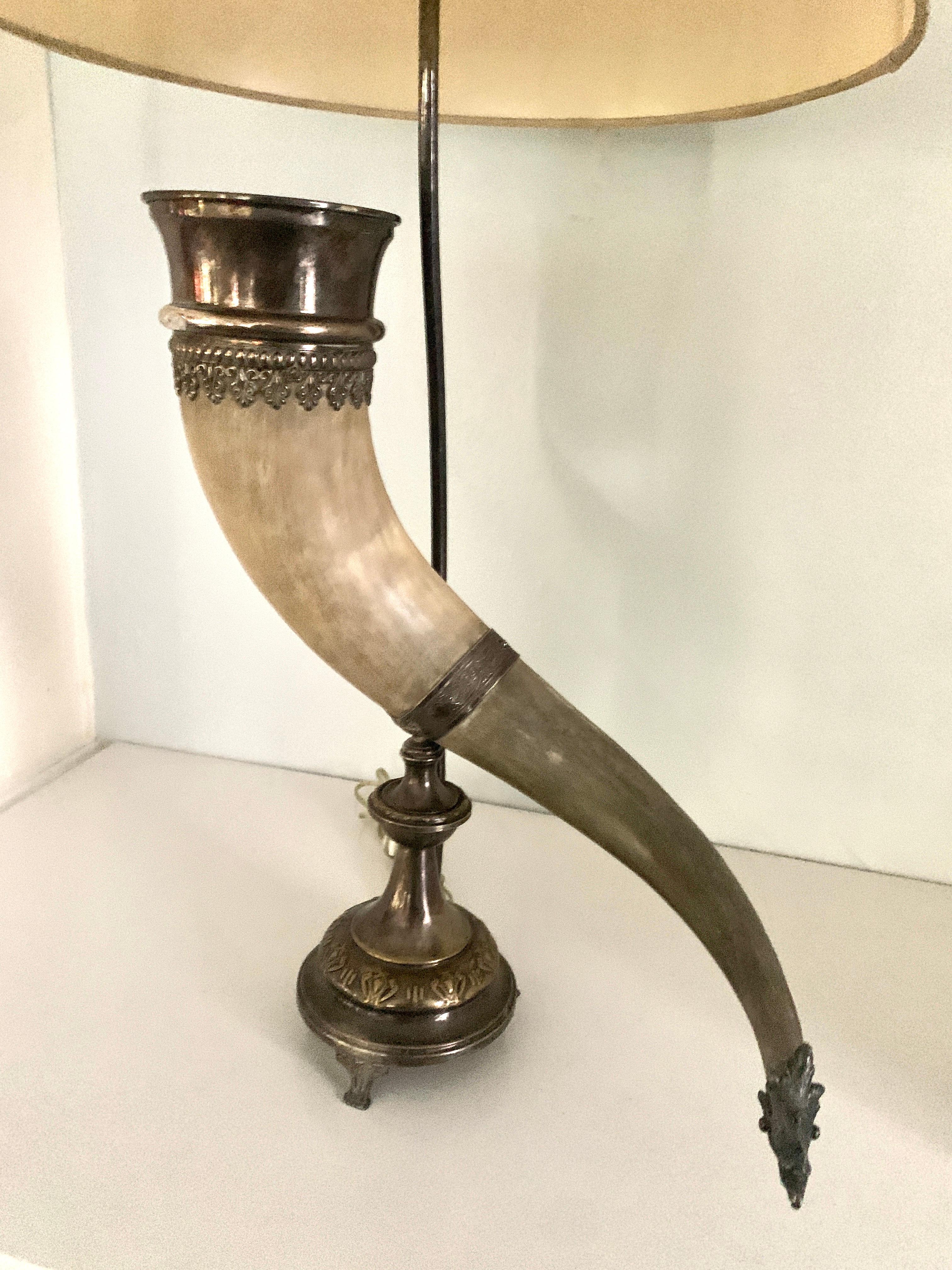 English Horn Table Lamp with Silver Plate Base and Fixture For Sale 2