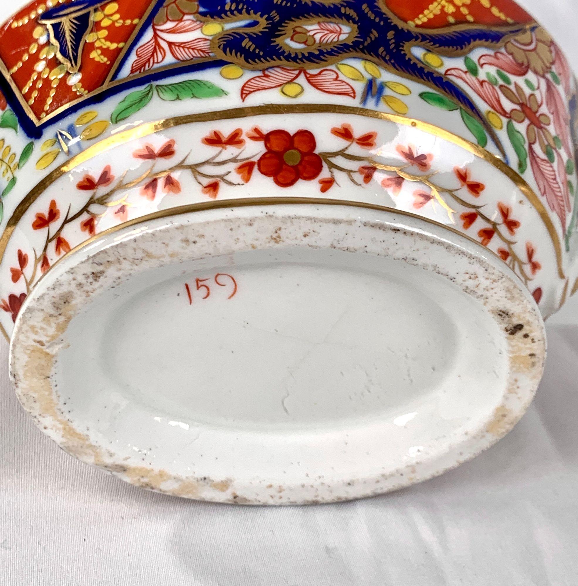 English Imari Hand-Painted Porcelain Sugar Box Circa 1825 3