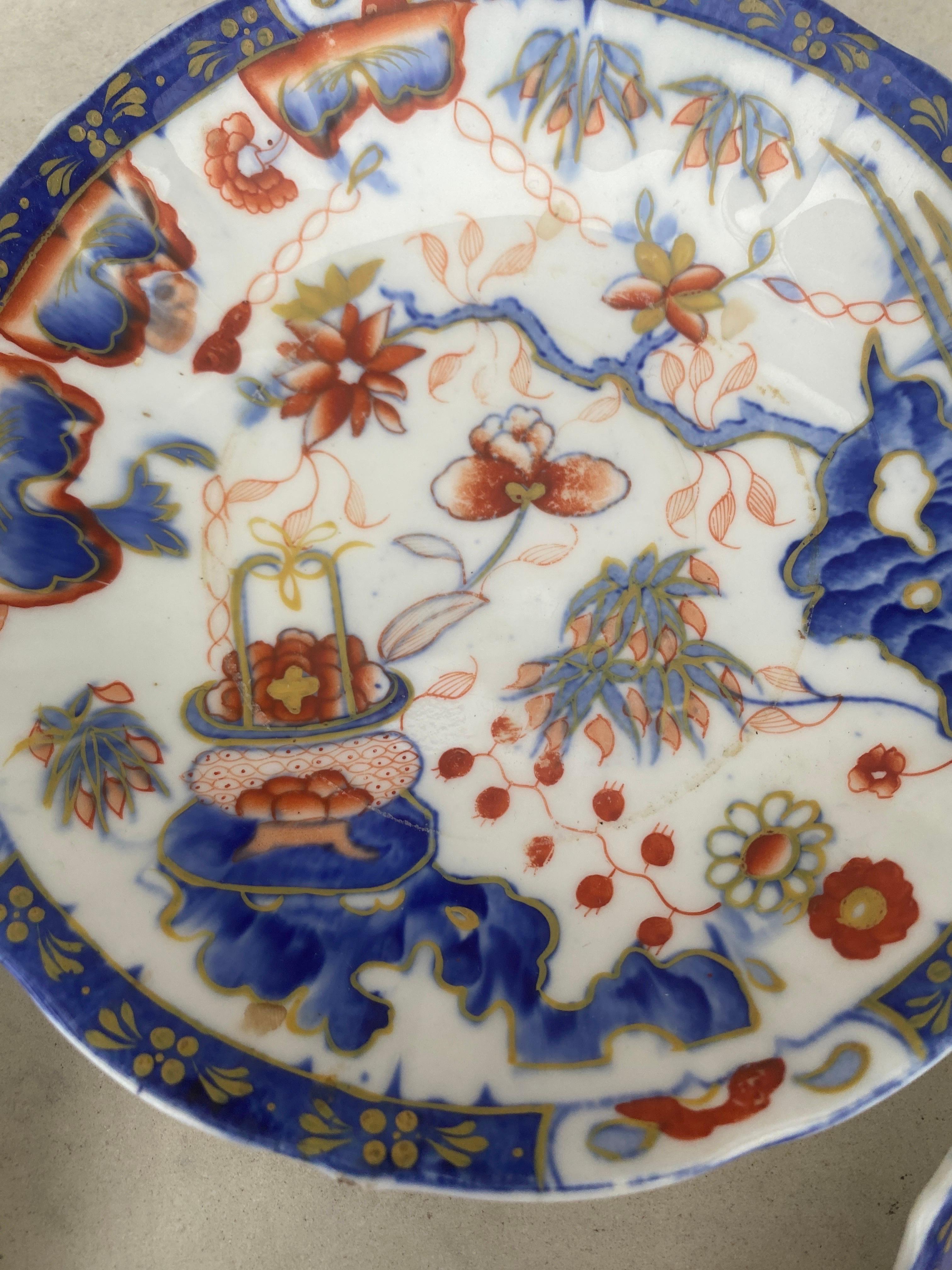 English Imari Set of 5 Small Bowl Porcelain Plates For Sale 1