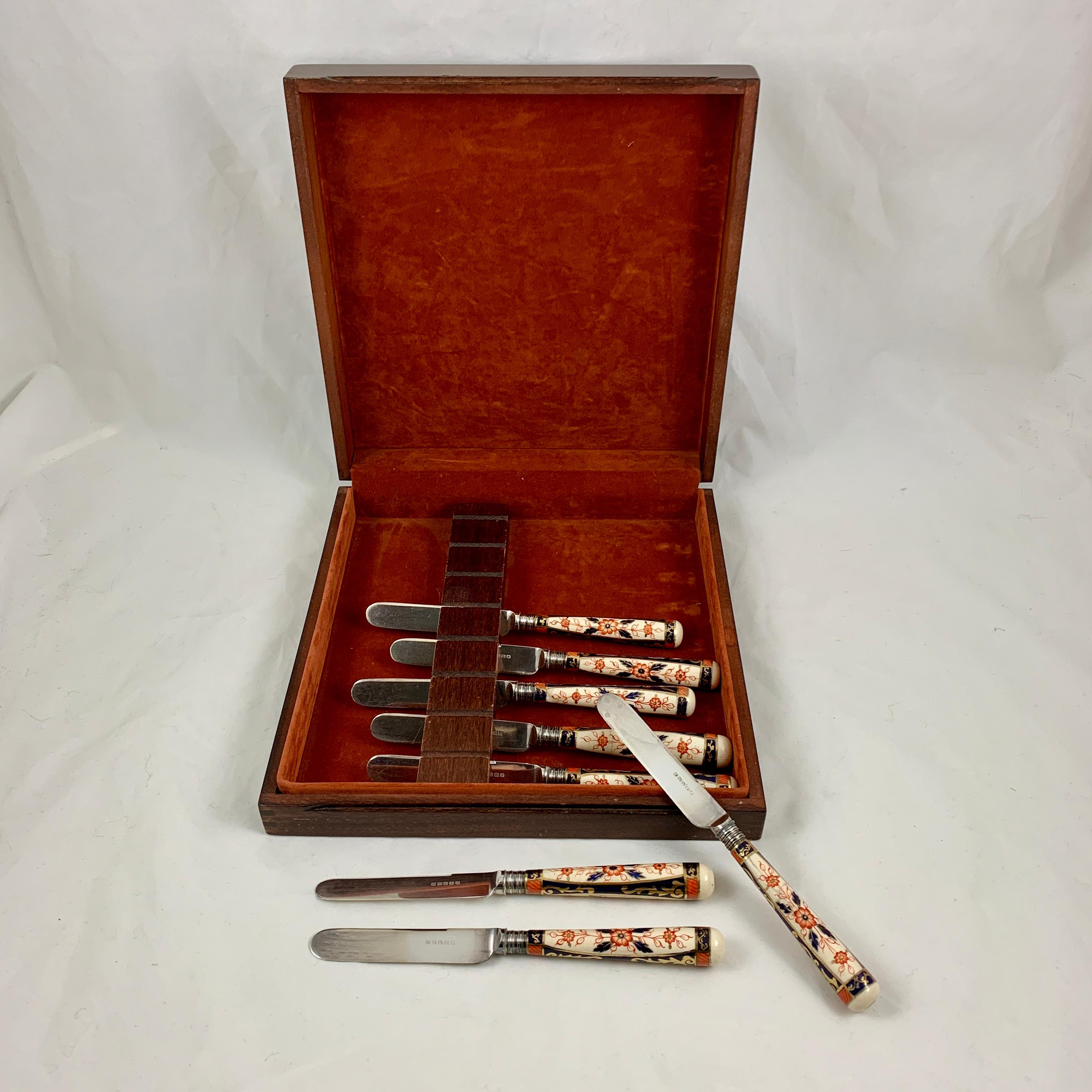 English Imari Style Porcelain Handled Silver Table Knives, a Cased Set of Eight For Sale 5