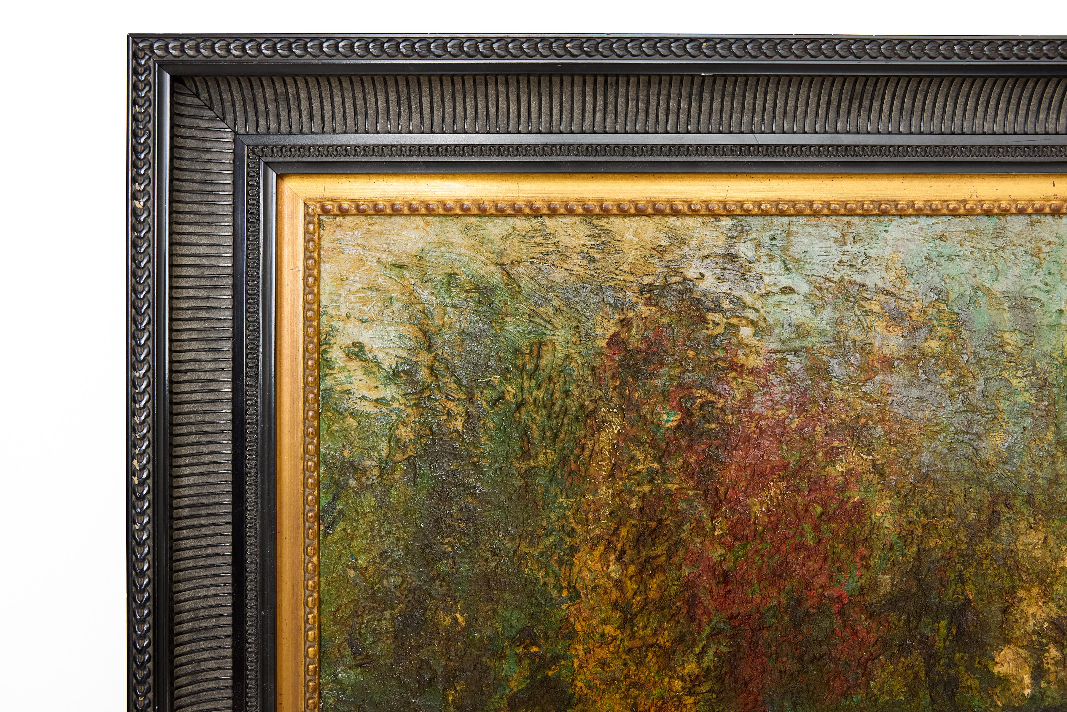 Bellissimo dipinto impressionista inglese di un paesaggio forestale fortemente strutturato con colori a olio nei toni della terra e custodito in una cornice intagliata concava con finitura in mogano e rivestimento in legno dorato. Olio su tavola.