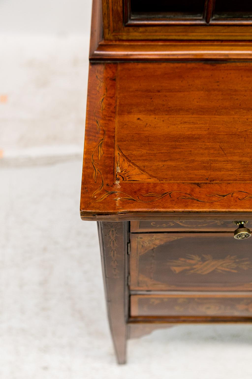 English Inlaid Bookcase In Good Condition For Sale In Wilson, NC