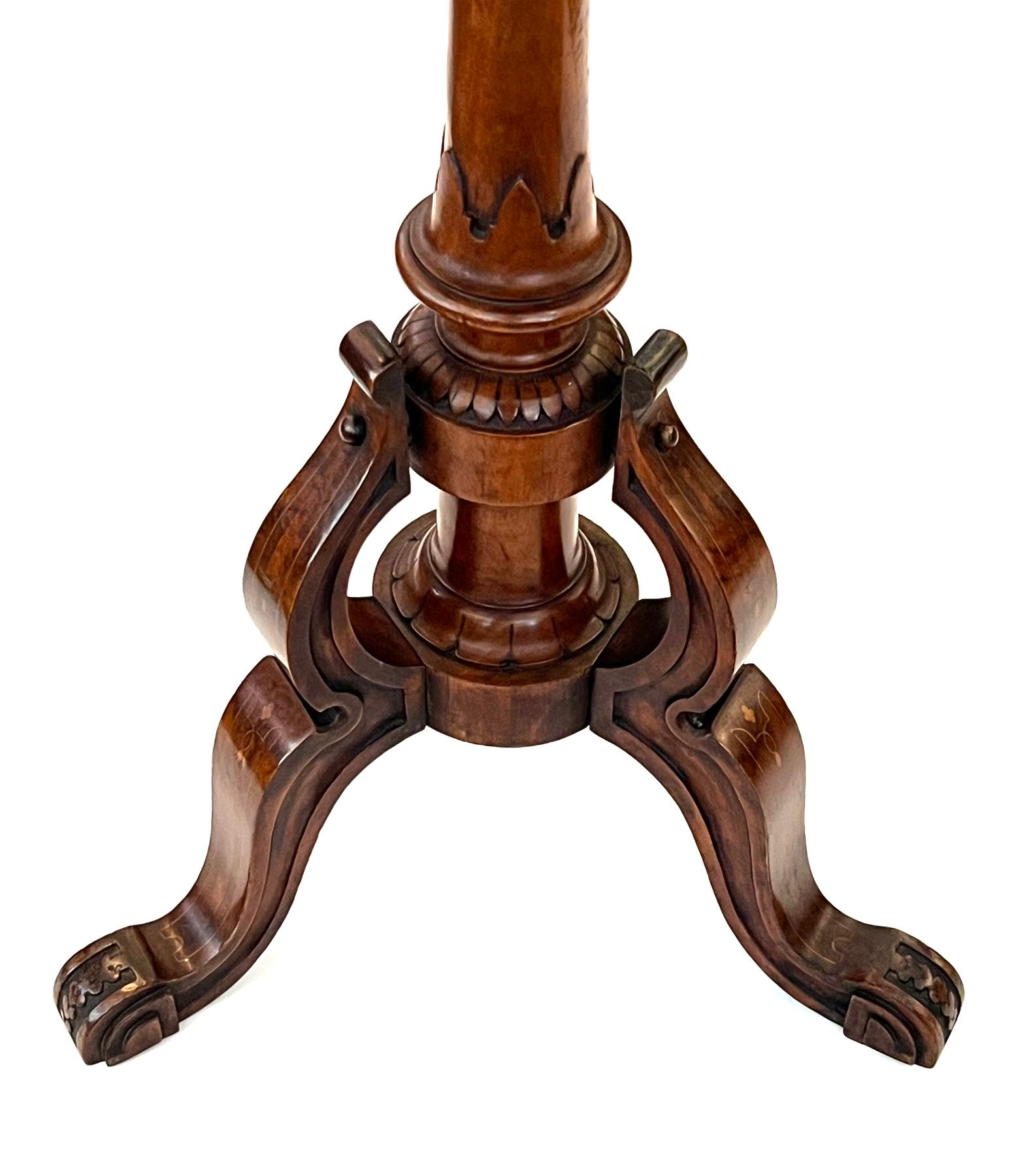English Inlaid Burl Walnut Circular Occasional/Side Table For Sale 1