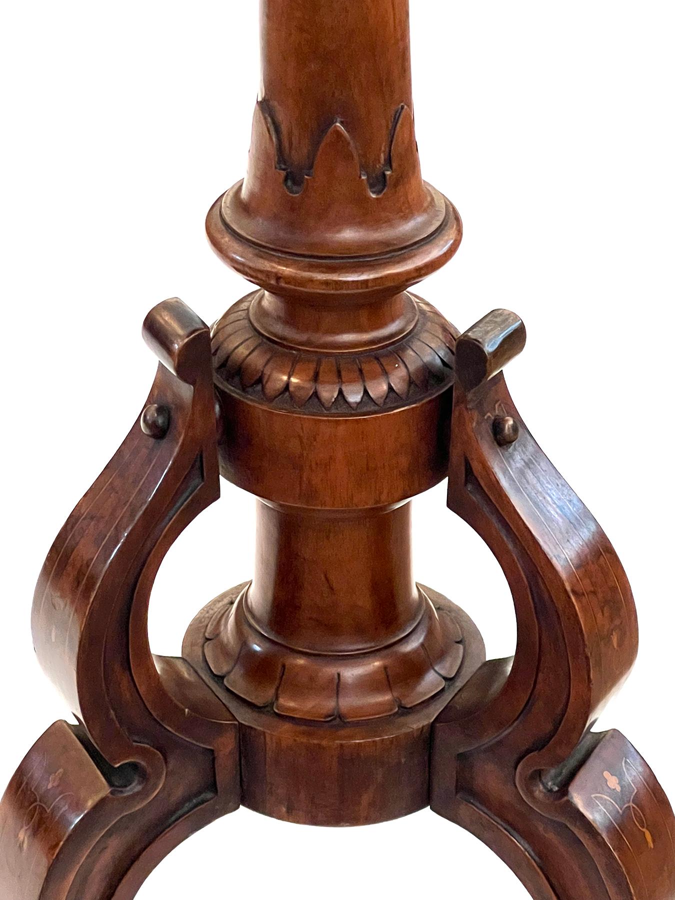 English Inlaid Burl Walnut Circular Occasional/Side Table For Sale 2
