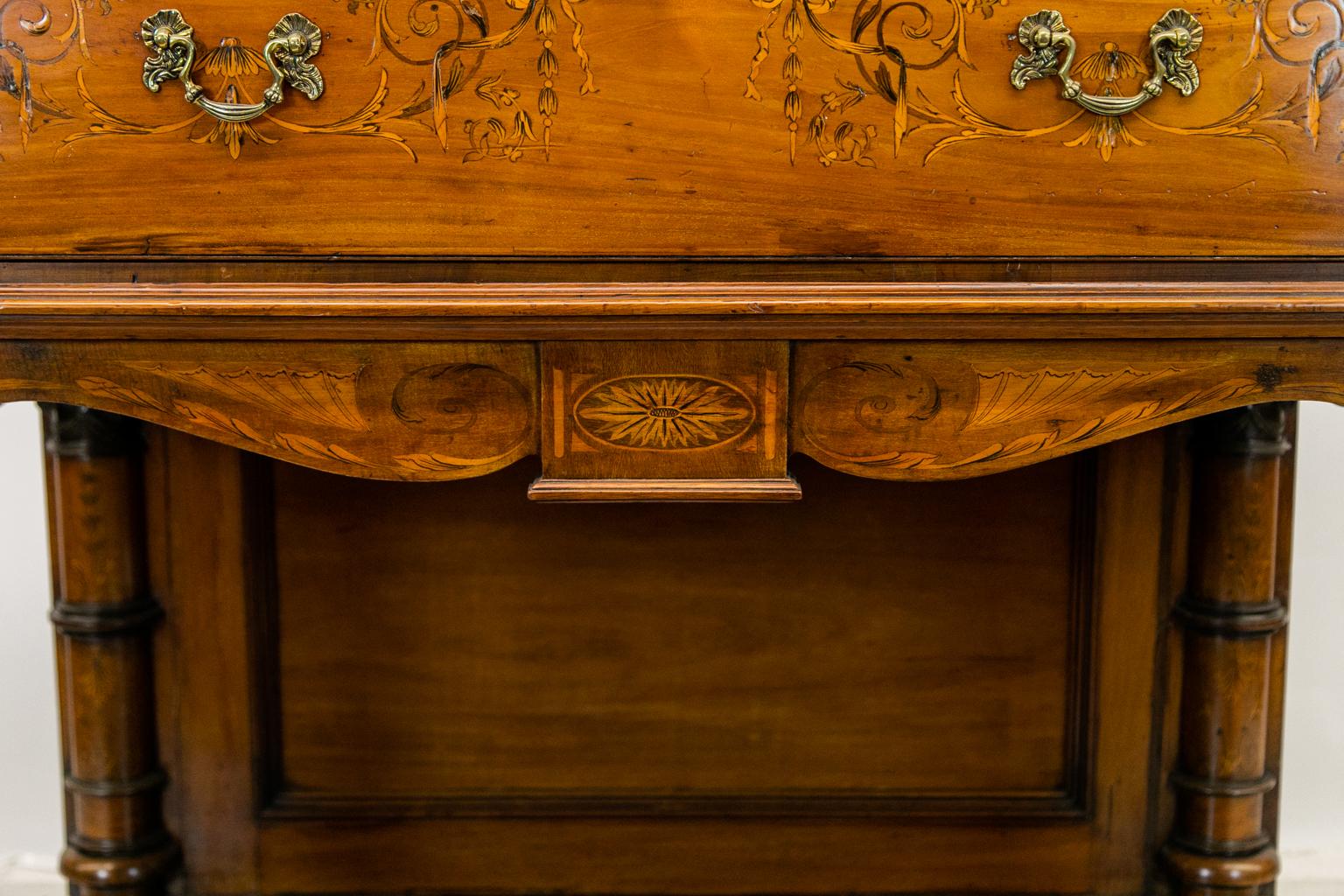 English Inlaid Mahogany Chest on Frame In Good Condition For Sale In Wilson, NC