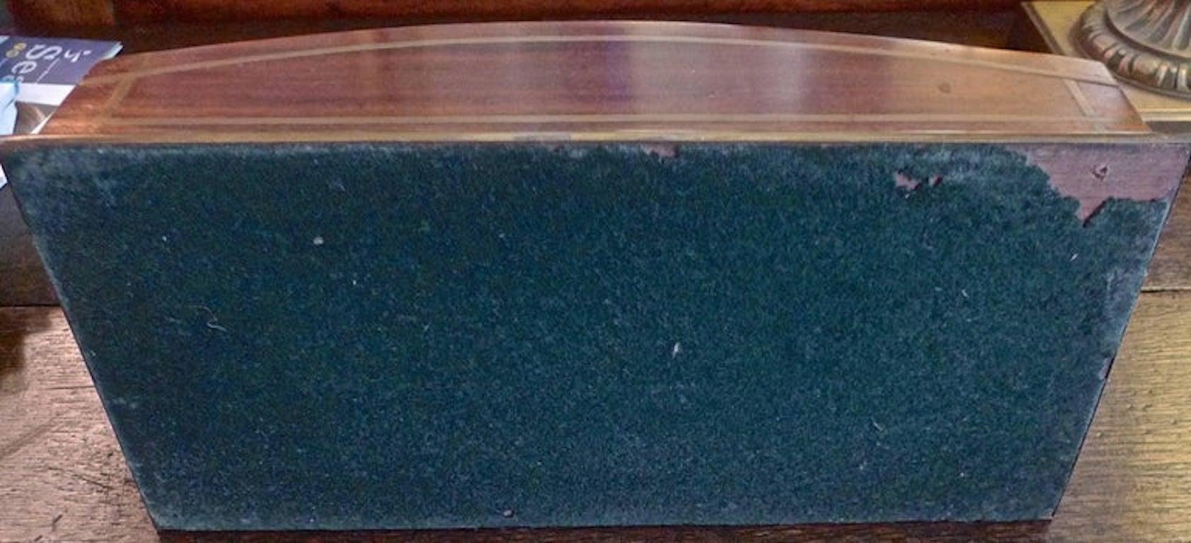 Englischer Schreibtischhalter aus Palisanderholz mit Intarsien und vier separaten Fächern im Angebot 2