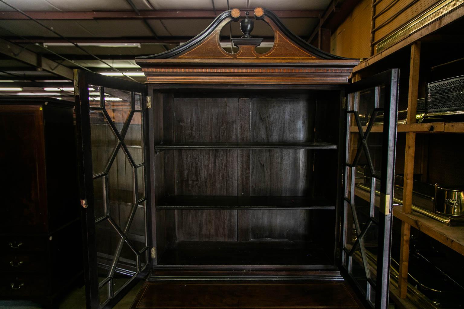 Secretaire anglais incrusté en vente 5