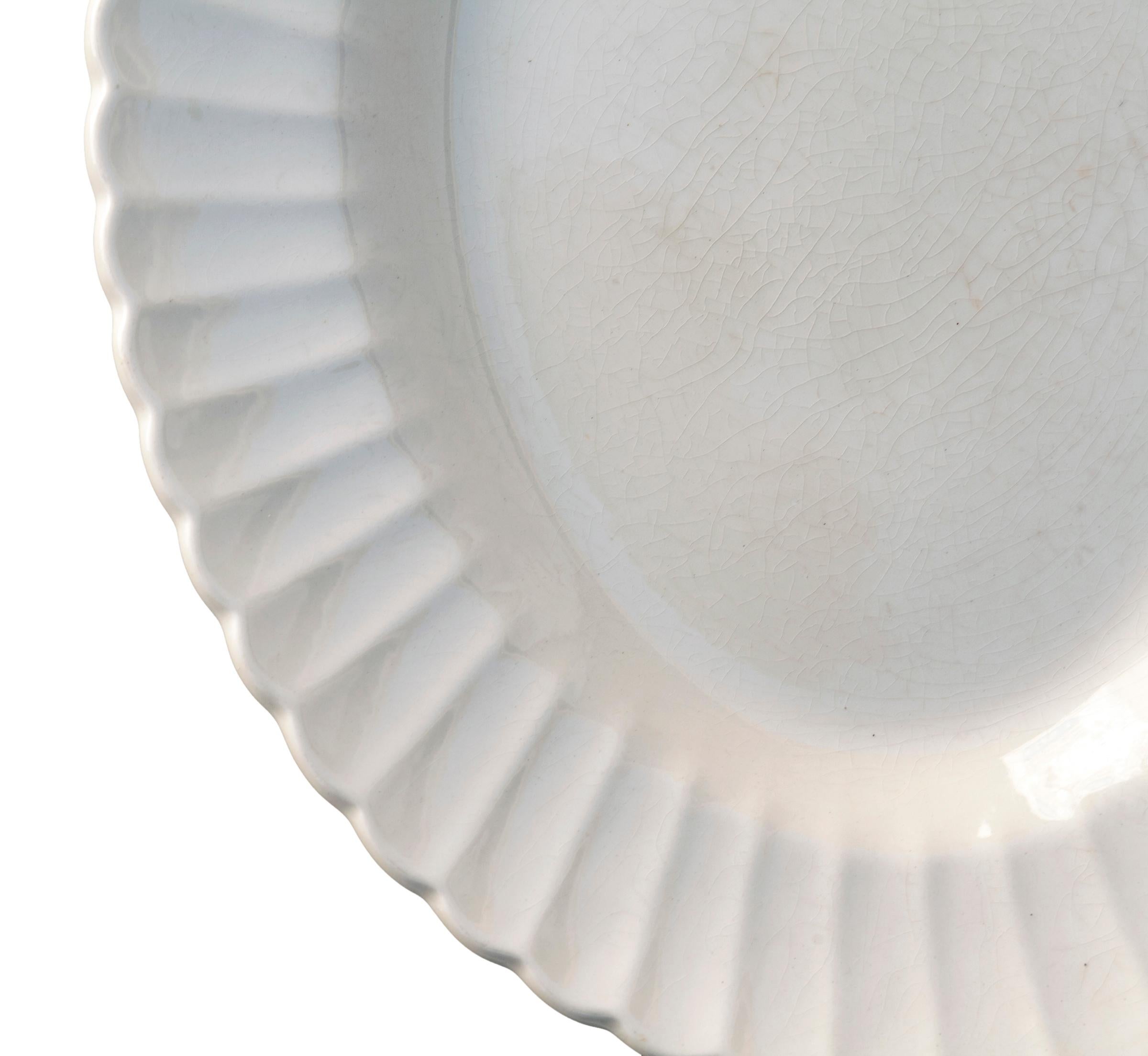 English Ironstone G&J Meakin Scalloped Oval Platter  In Good Condition For Sale In Malibu, CA