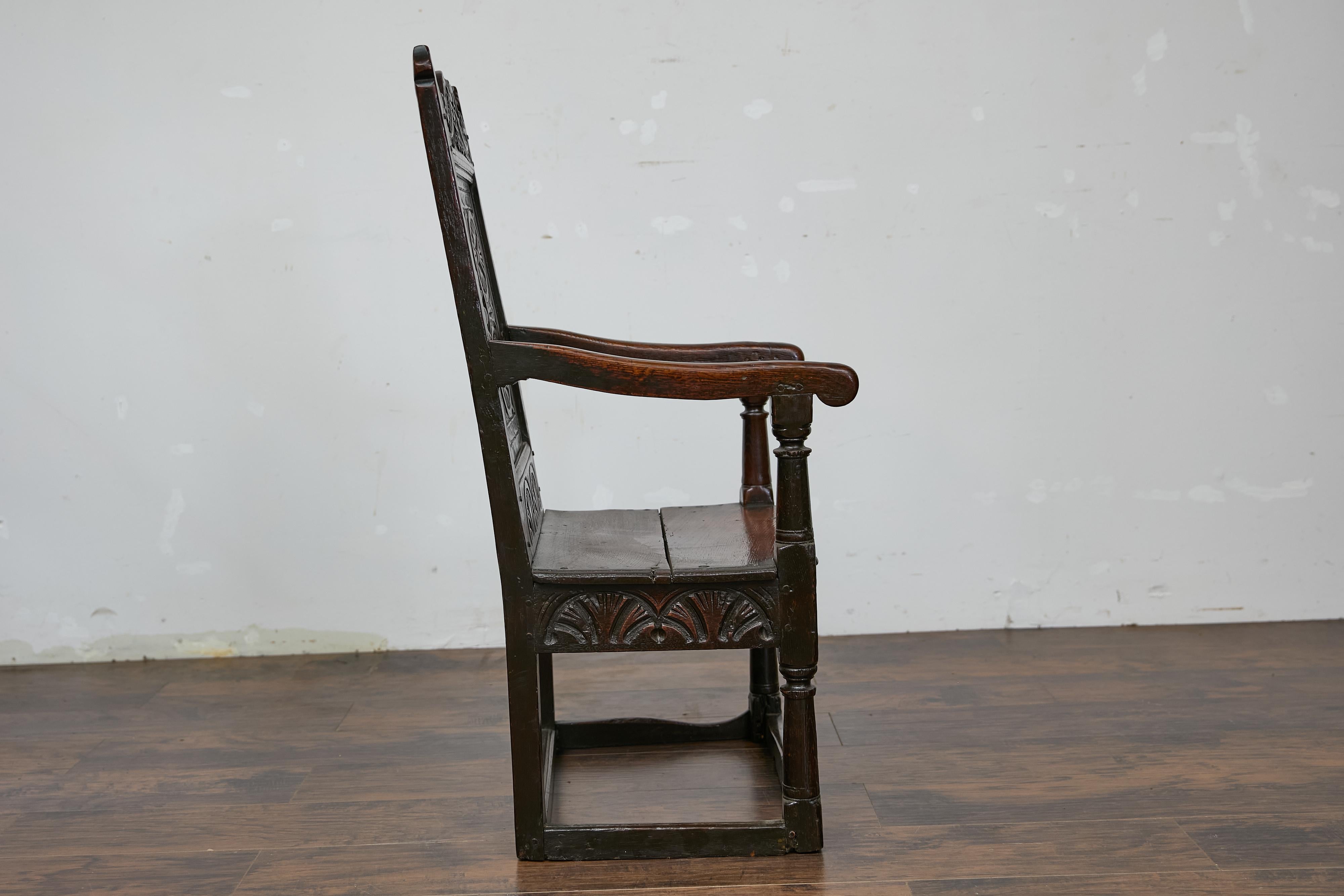 English Jacobean 1690s Oak High Back Armchair with Carved Décor and Turned Legs For Sale 2