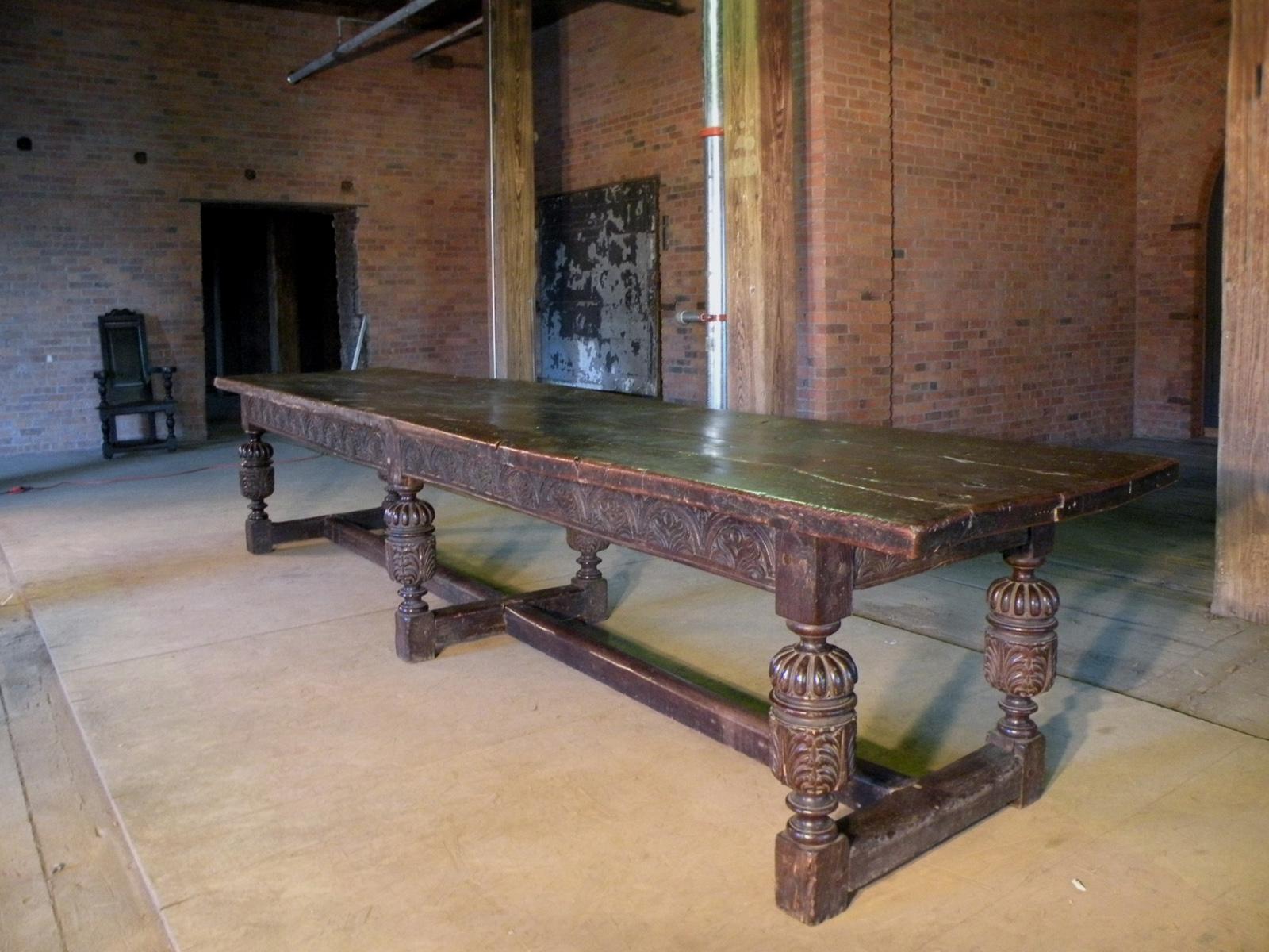 Hand-Carved English Jacobean Early 17th Century Oak Long Refectory Table For Sale
