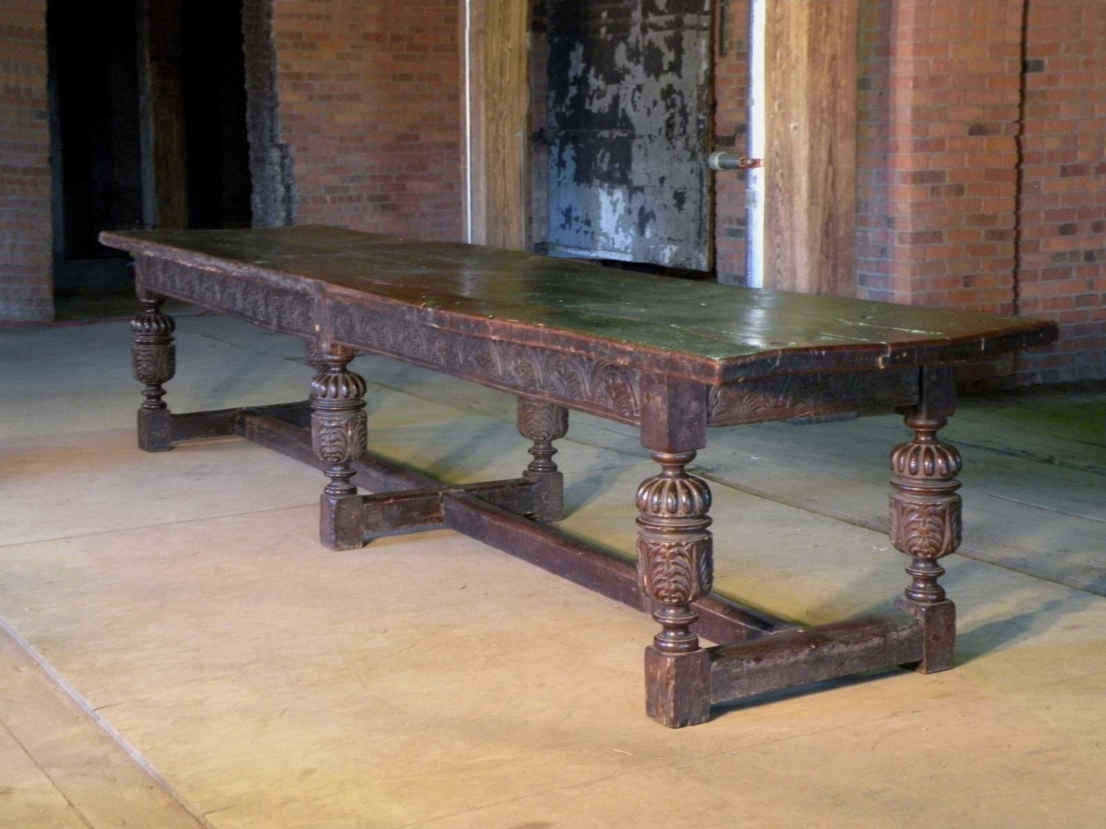 English Jacobean Early 17th Century Oak Long Refectory Table In Good Condition For Sale In Troy, NY
