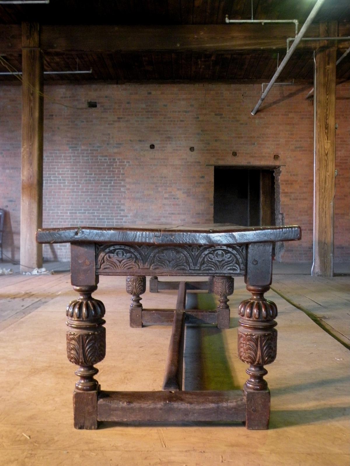 English Jacobean Early 17th Century Oak Long Refectory Table For Sale 1