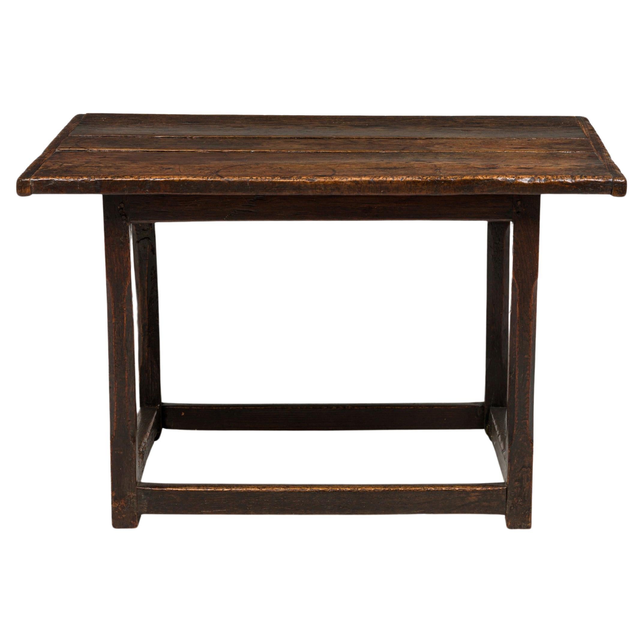 Table d'appoint rectangulaire anglaise en Oak Jacobean