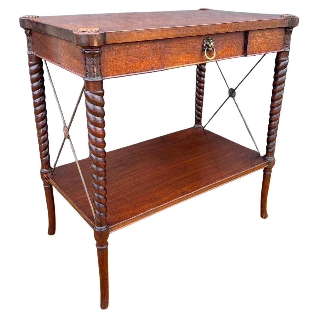 Mesa auxiliar inglesa con cajón, del renacimiento jacobino de la cebada, principios del siglo XX