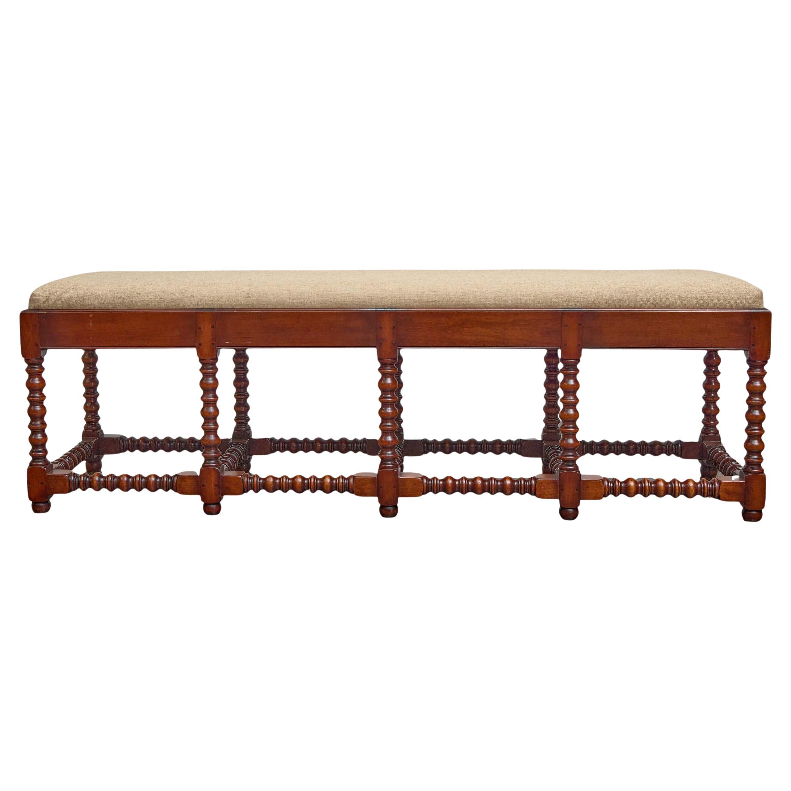Englische Bank aus Jacobean Walnut mit gedrechselten Stützen und neuer Polsterung