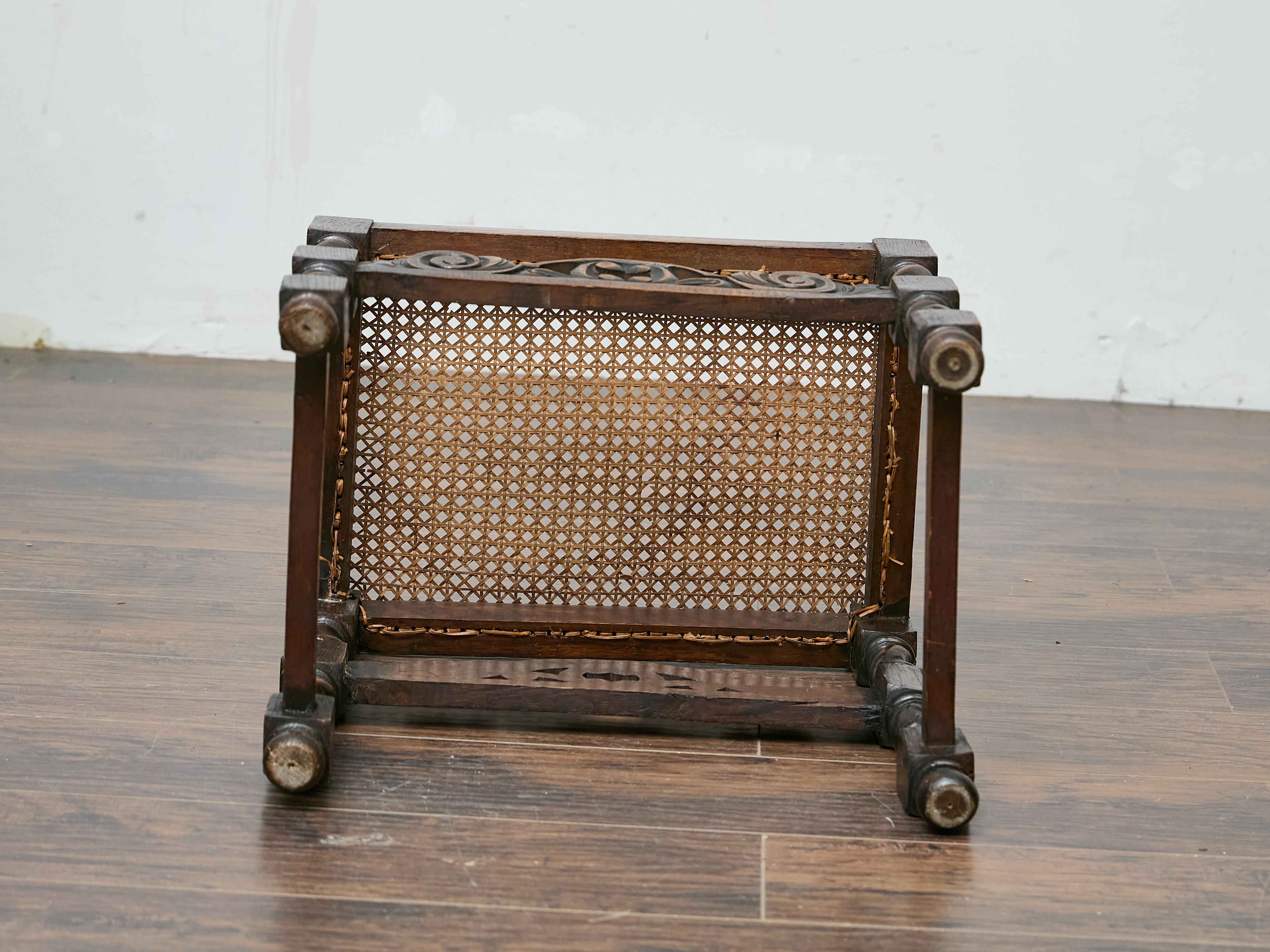 Panca inglese in stile giacobino con grembiule intagliato, circa 1900 in vendita 5