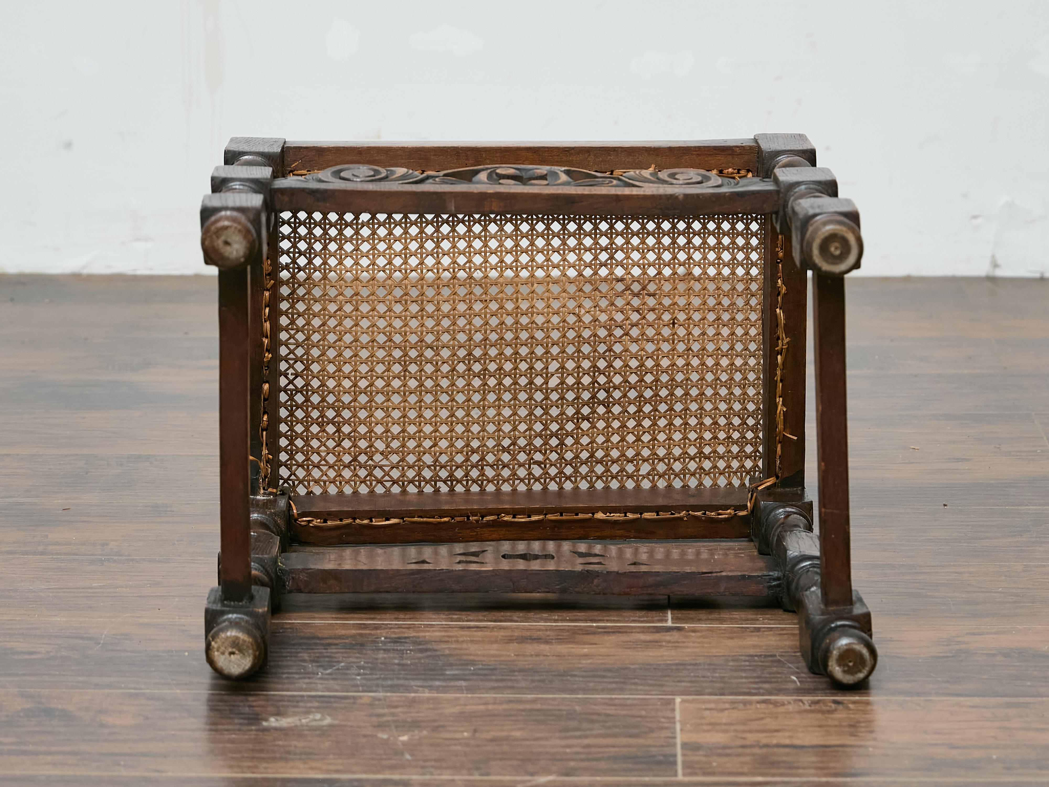 Panca inglese in stile giacobino con grembiule intagliato, circa 1900 in vendita 6