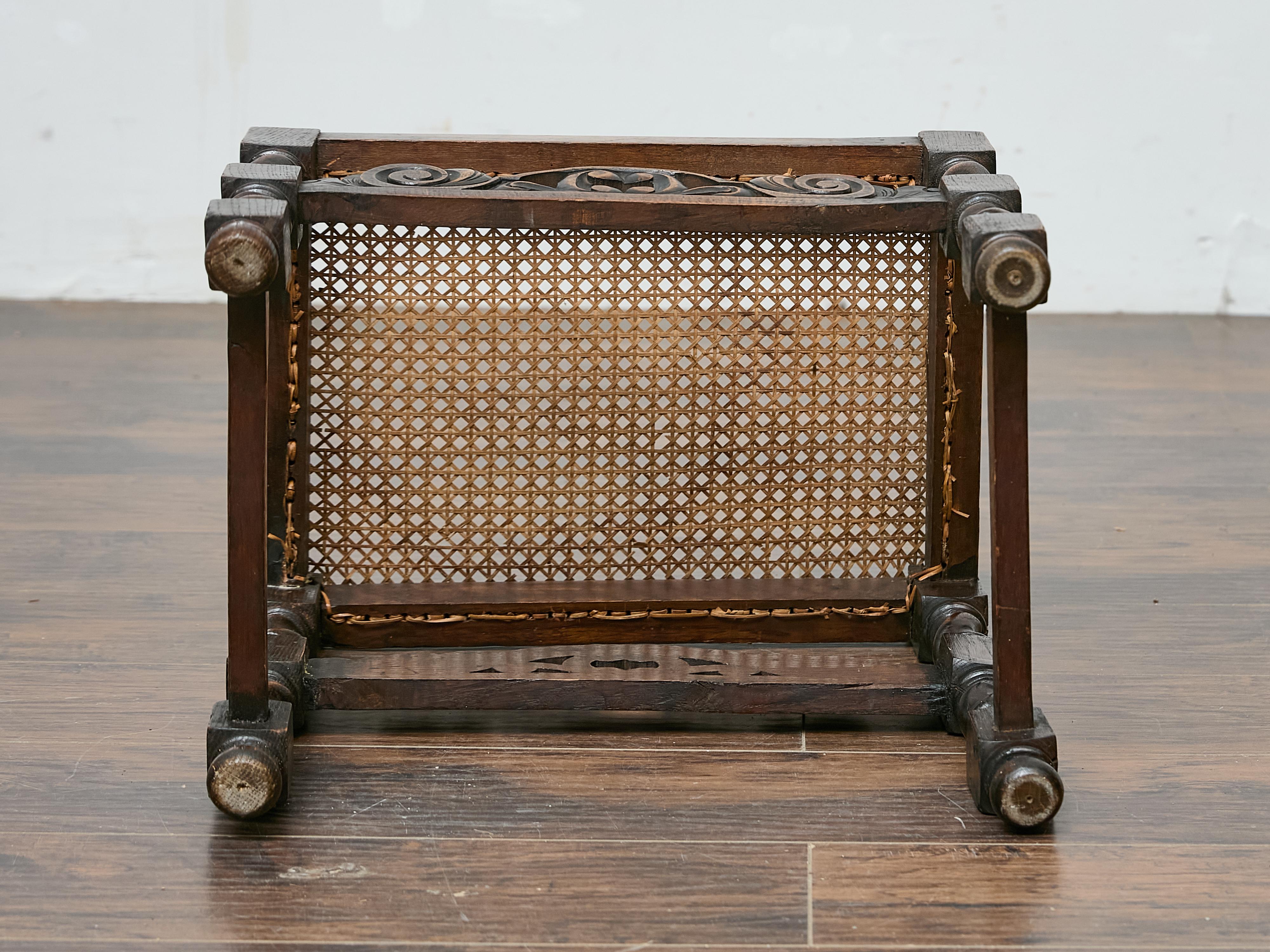 Panca inglese in stile giacobino con grembiule intagliato, circa 1900 in vendita 7