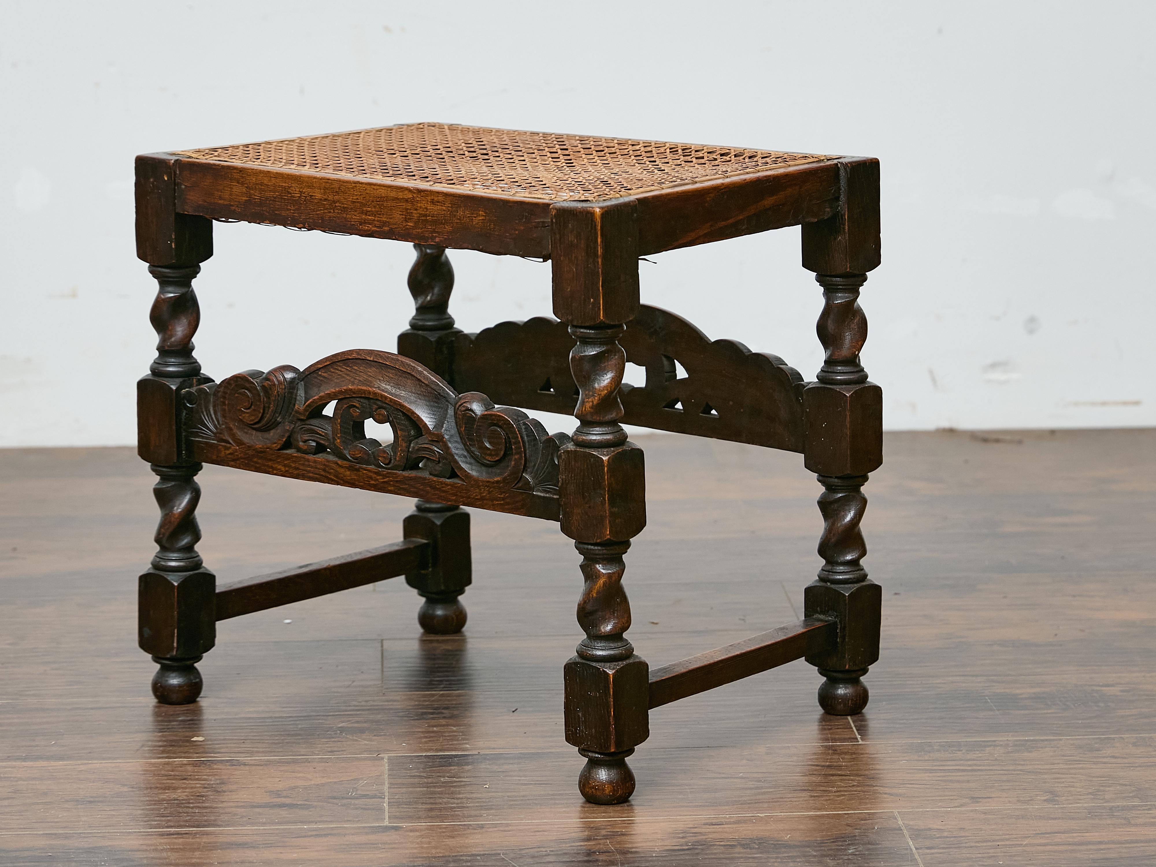 Canna Panca inglese in stile giacobino con grembiule intagliato, circa 1900 in vendita