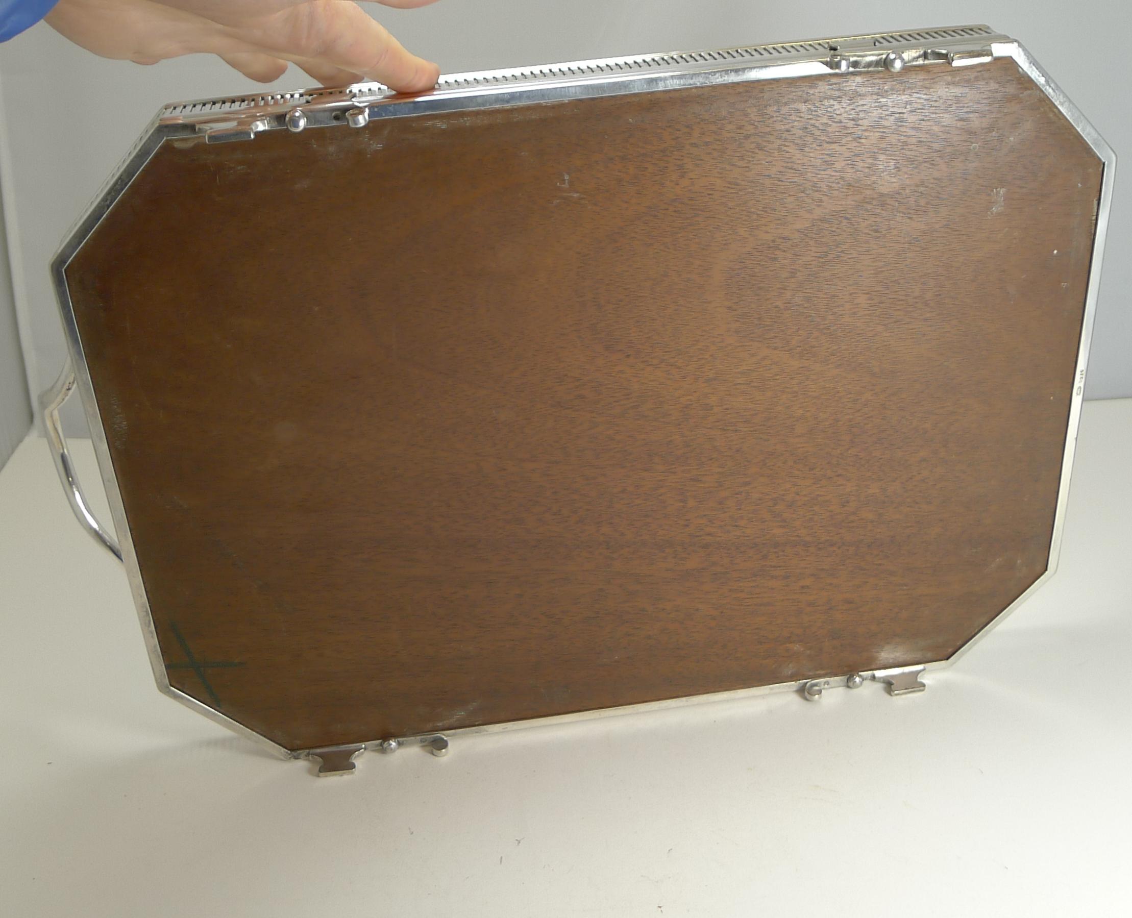 English John Grinsell Convertible Mahogany / Glass Serving Tray, circa 1900 1