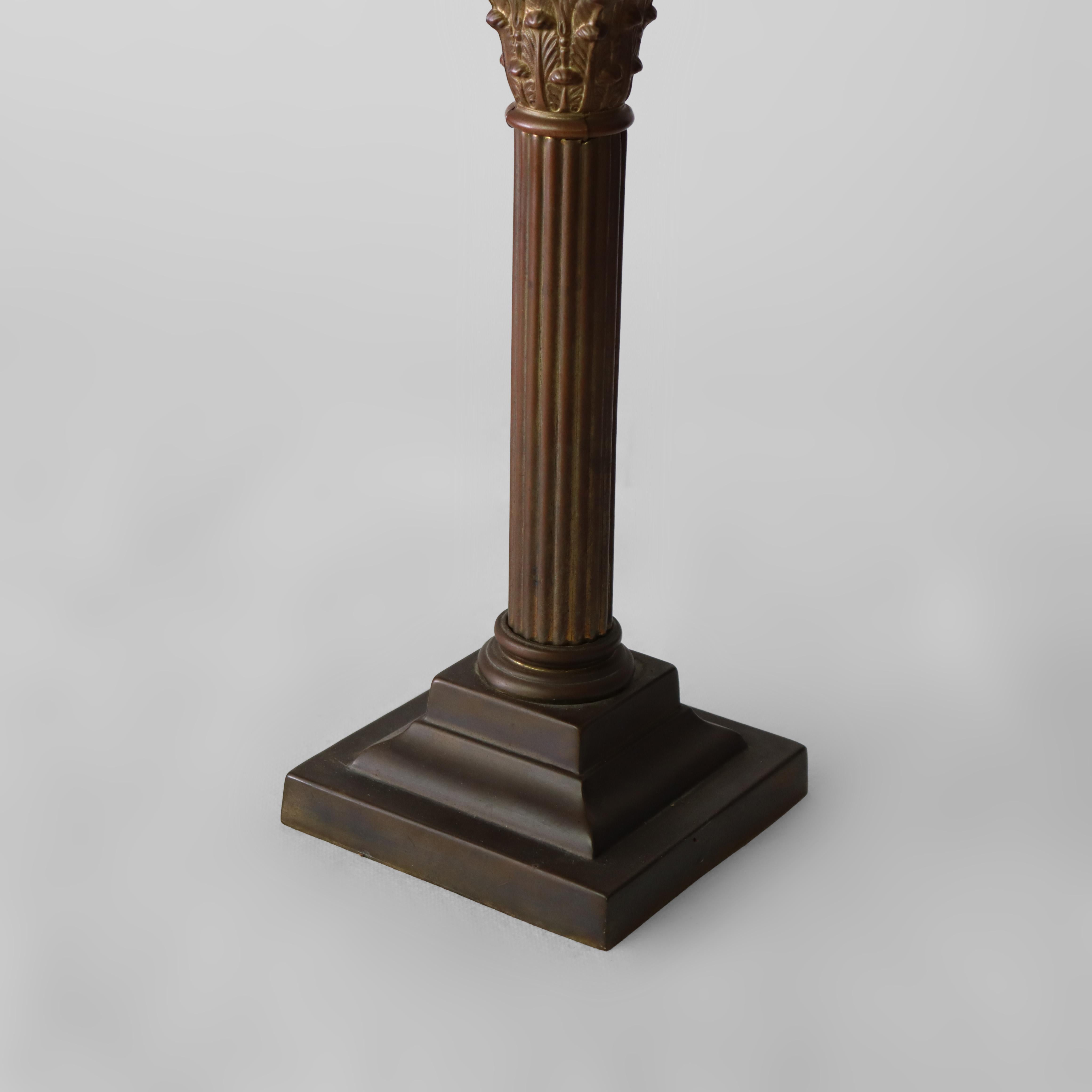 Lampada ad olio inglese John Scott in bronzo, mirtillo rosso e vetro opalescente a forma di chiocciola del 1890 ca. in vendita 3