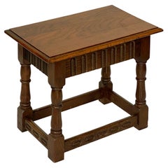 Englischer Tischhocker aus Eiche mit rechteckigem Sitz und gedrechselten Beinen 