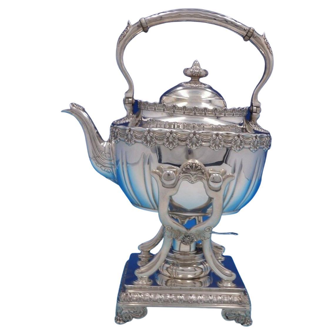 Tetera de plata de ley English King by Tiffany & Co sobre soporte #10053 (#4908)