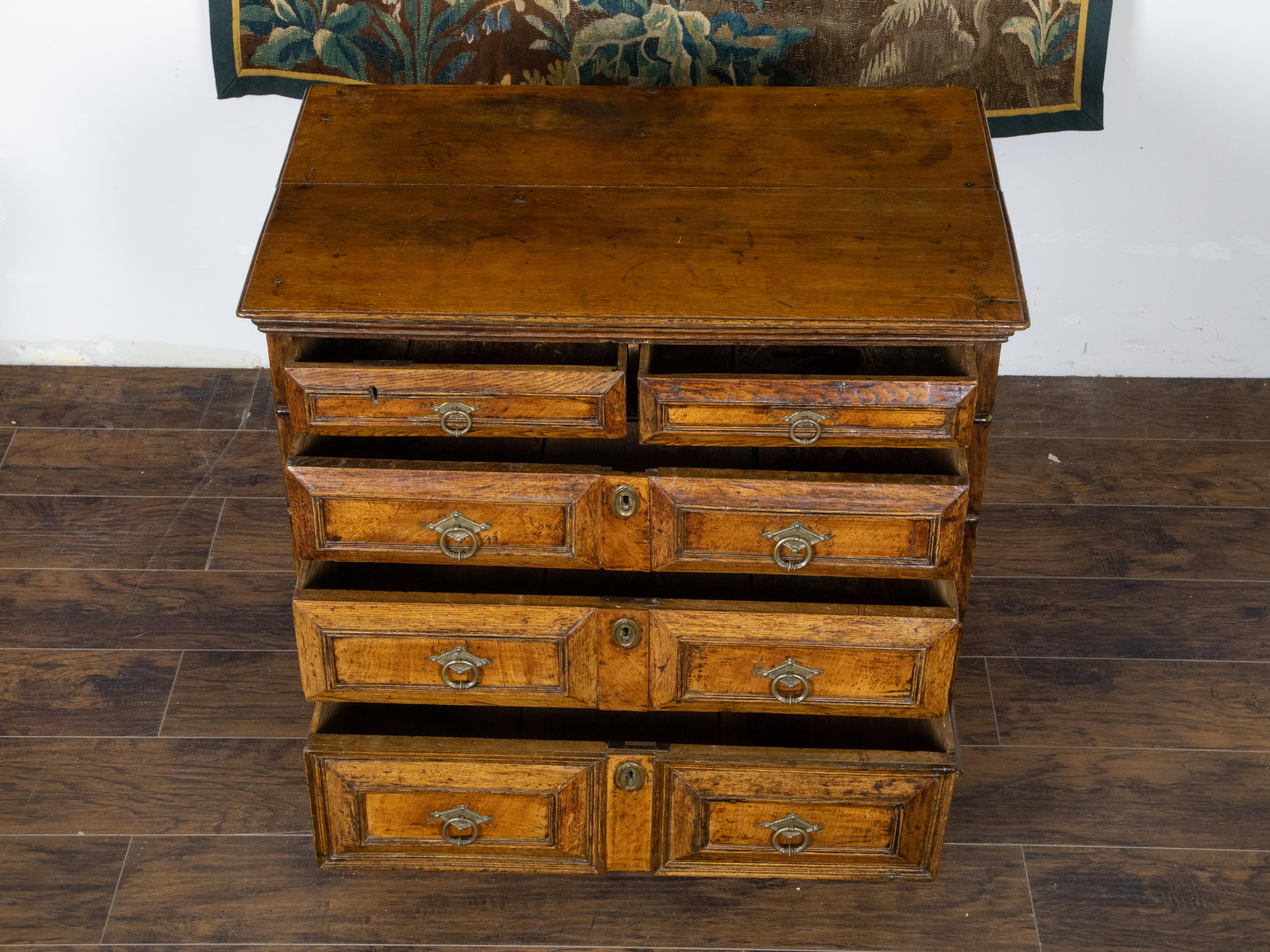 English King George III 1800s Oak Five Drawer Commode with Raised Panels For Sale 3