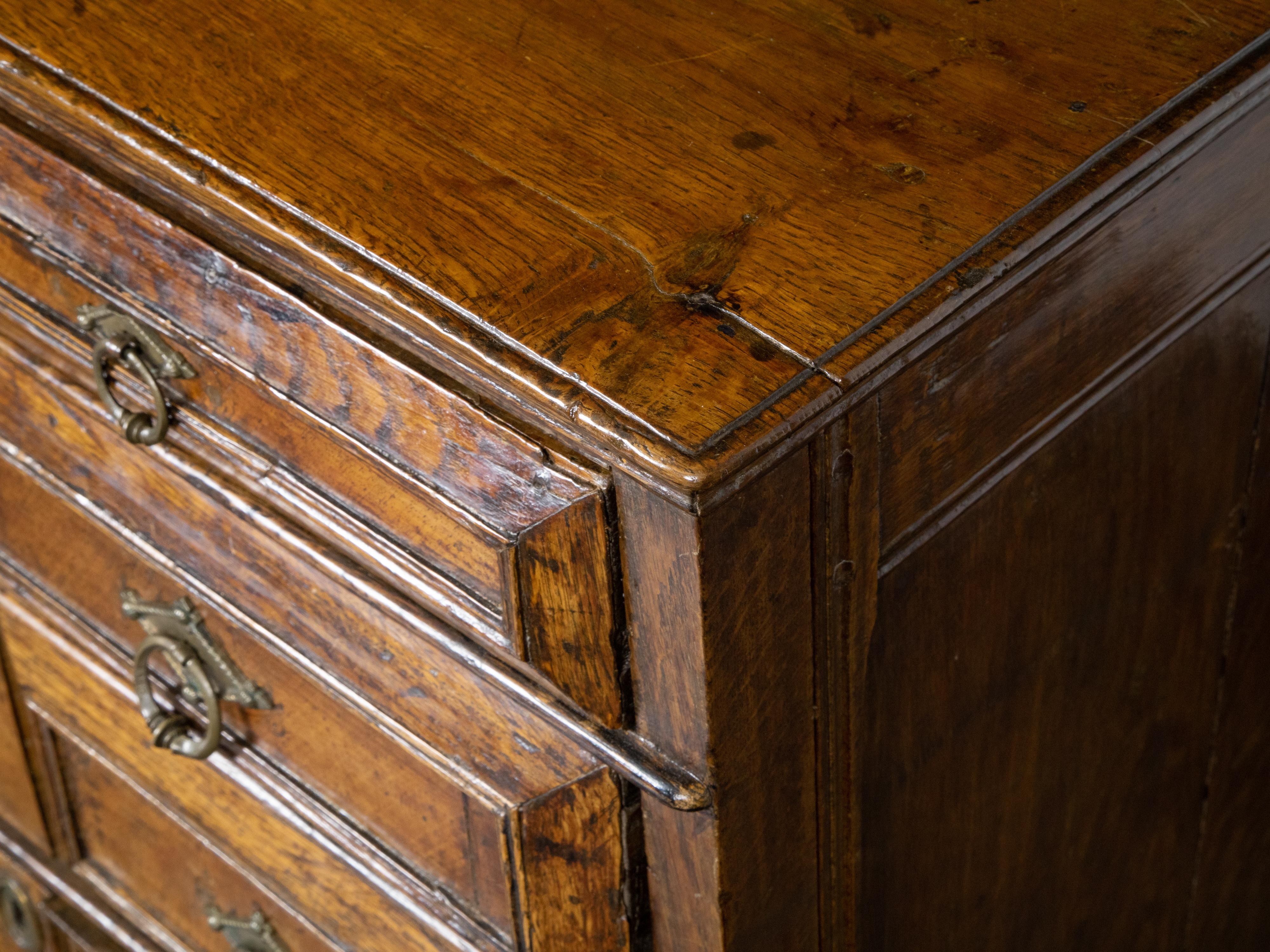 English King George III 1800s Oak Five Drawer Commode with Raised Panels For Sale 4