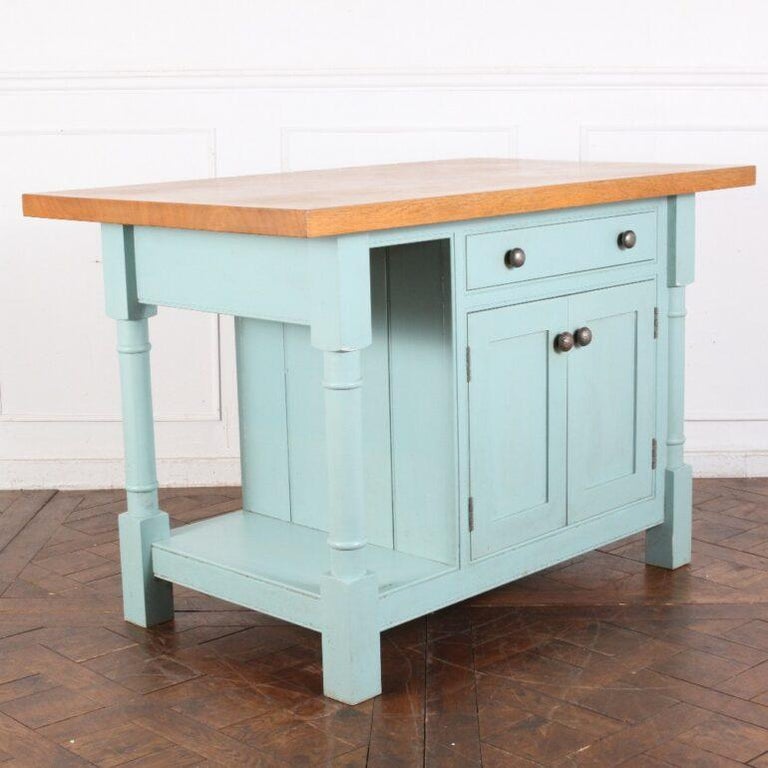 English Kitchen Island / with Plank For Sale at 1stDibs