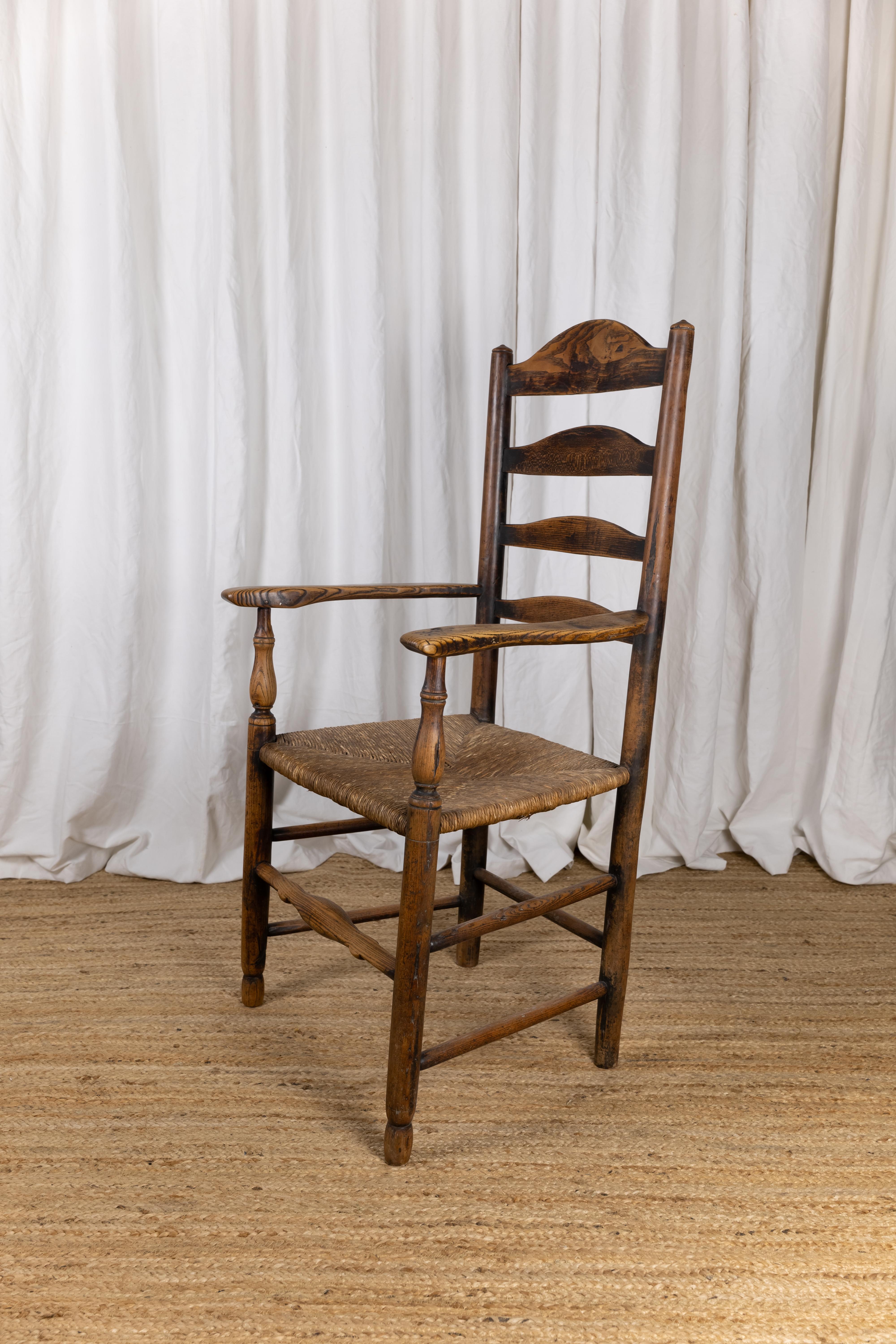 Englischer Sessel mit Leiterrückenlehne, frühes 19. Jahrhundert im Angebot 1