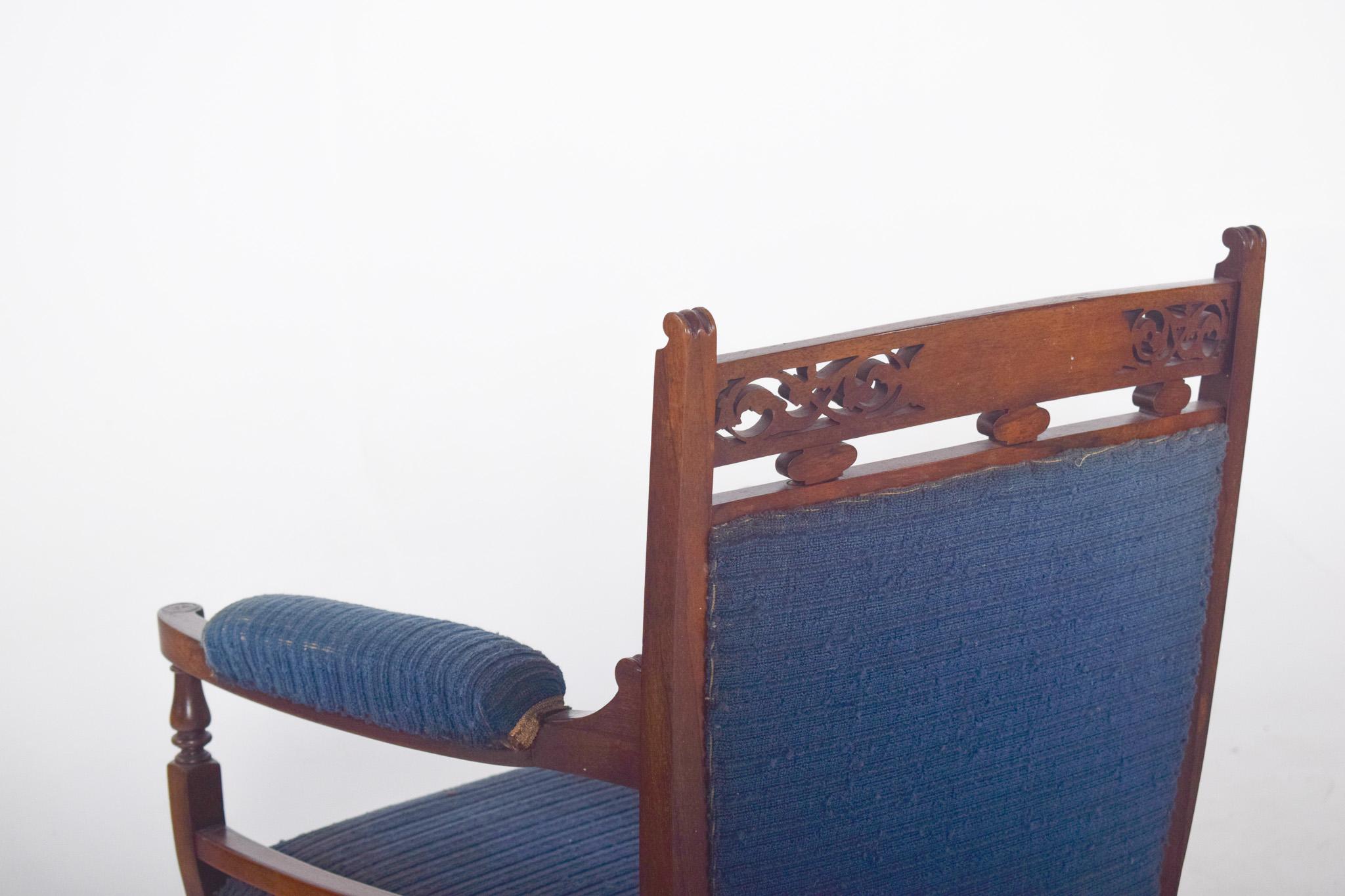 English Lady's Chair tapissée en bleu en vente 5