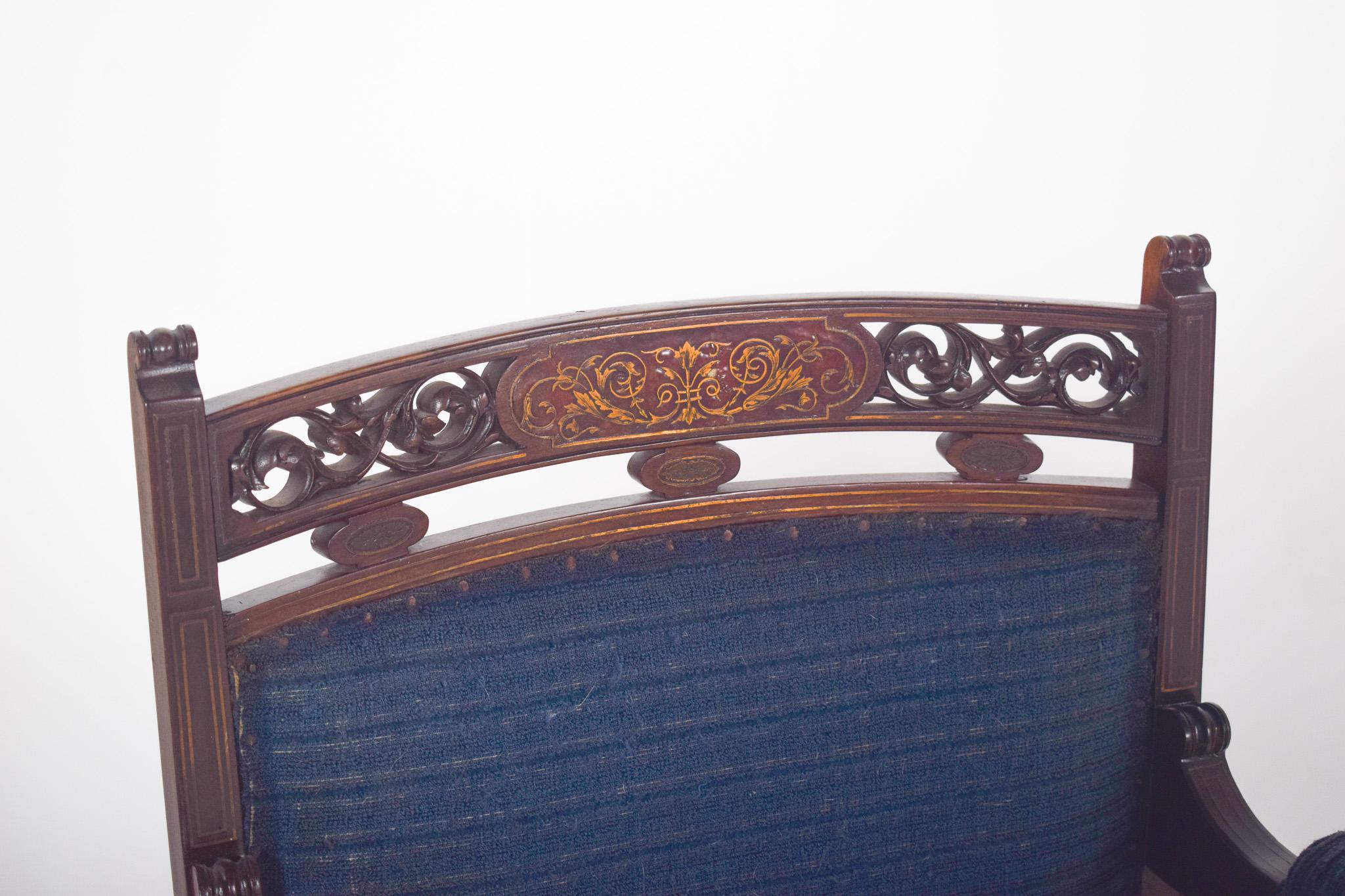 Anglais English Lady's Chair tapissée en bleu en vente