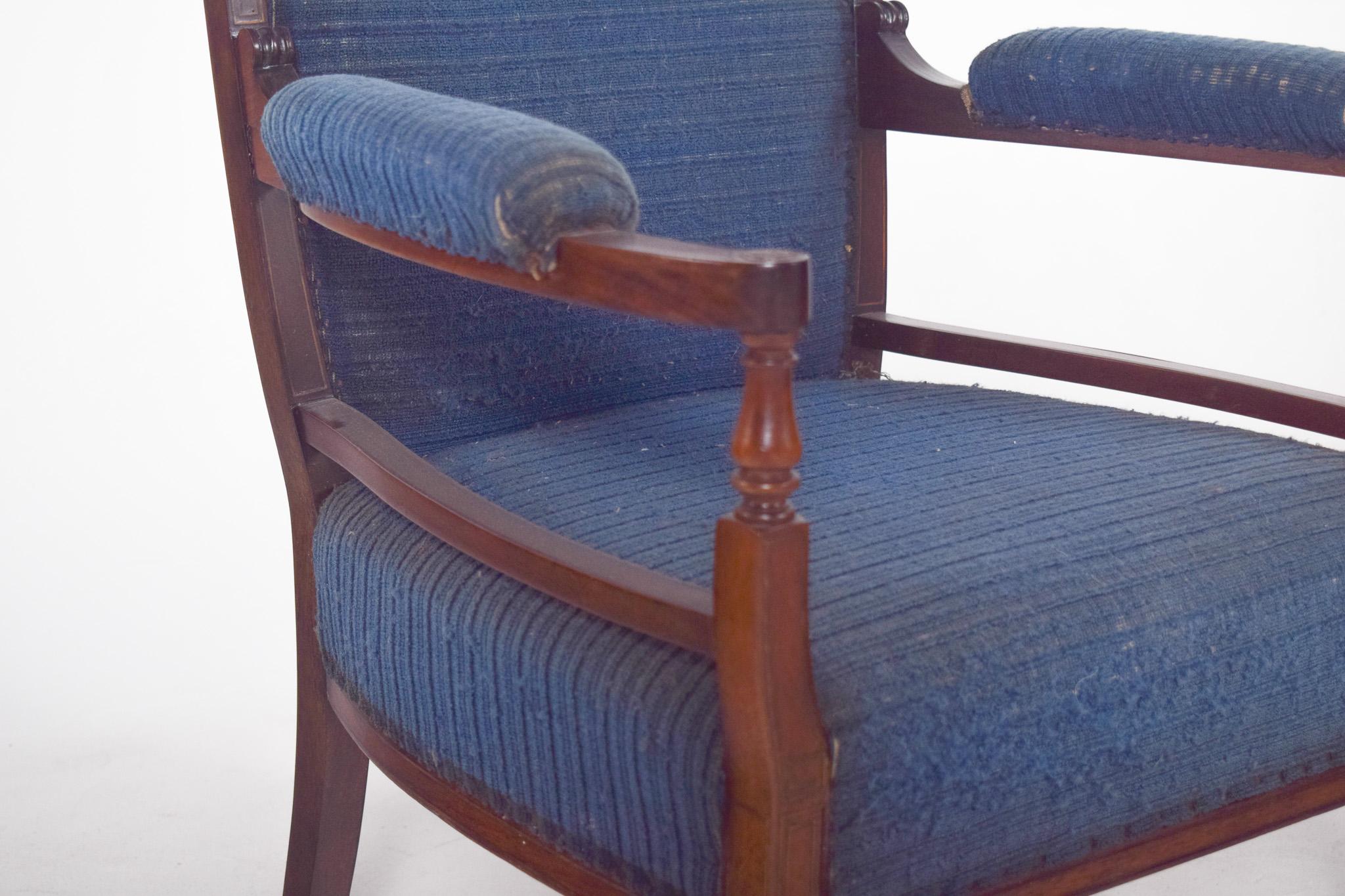 English Lady's Chair tapissée en bleu en vente 1
