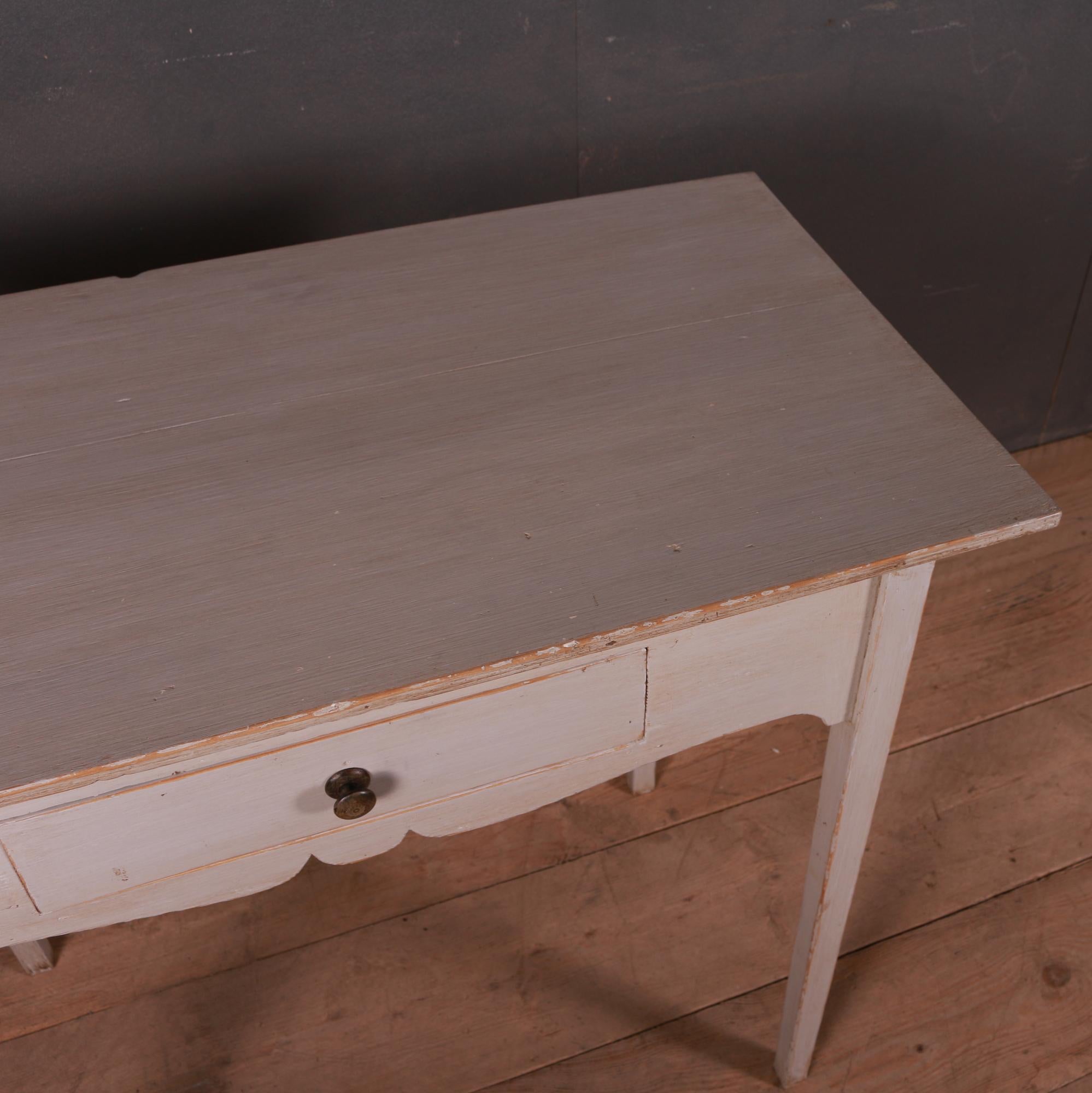 English Lamp Table In Good Condition In Leamington Spa, Warwickshire