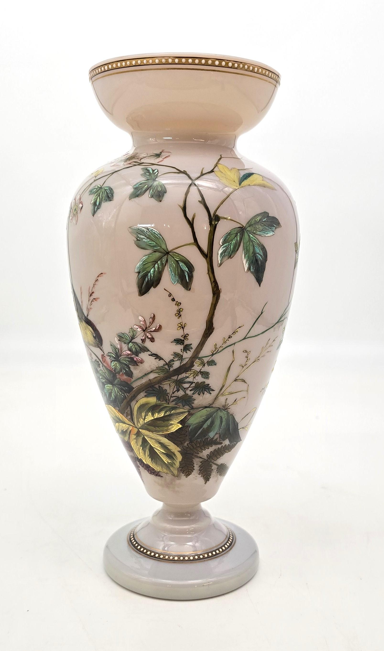 Victorien Grand vase anglais en verre émaillé de qualité exposition vers 1860 en vente