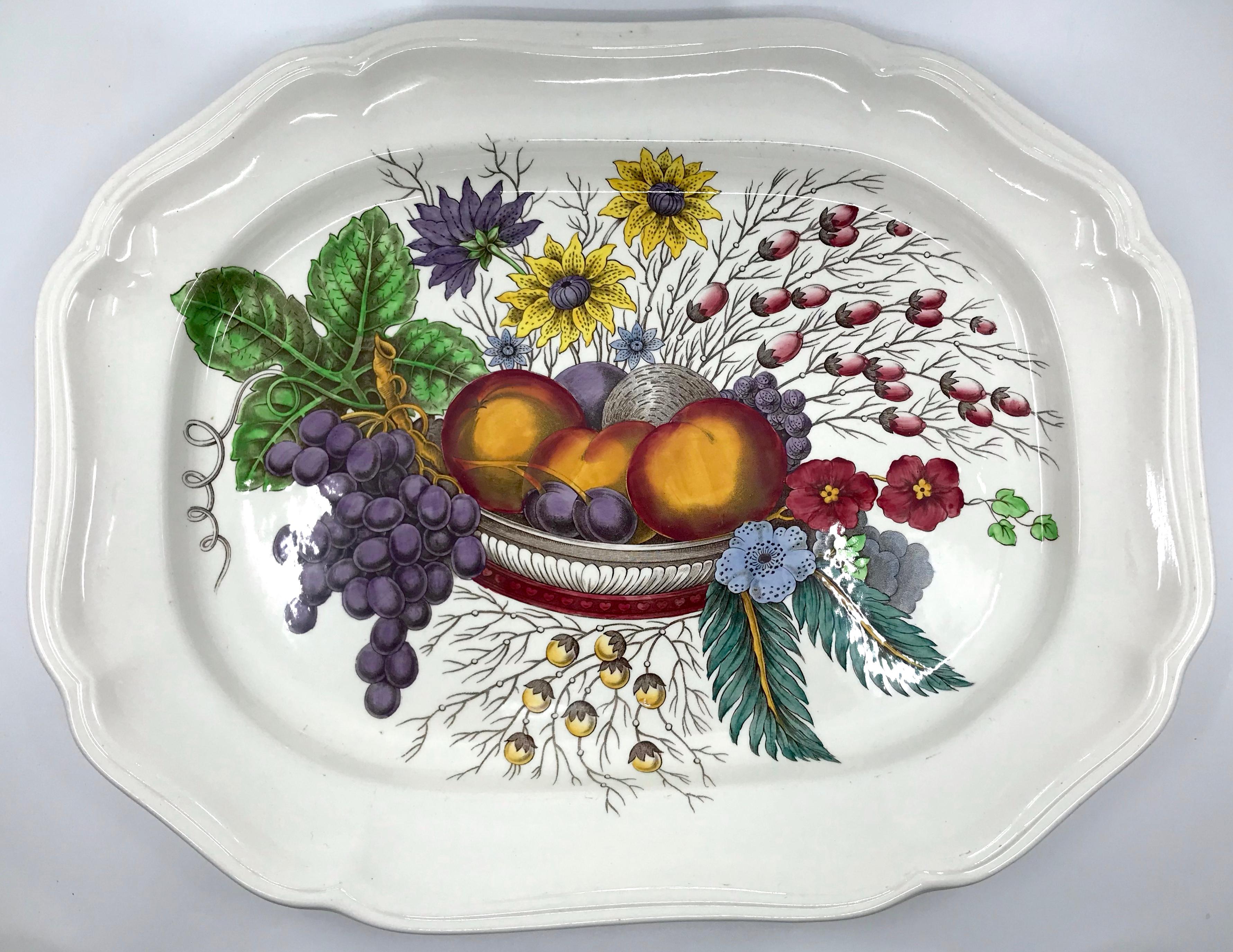 English Large Harvest Platter In Good Condition In New York, NY